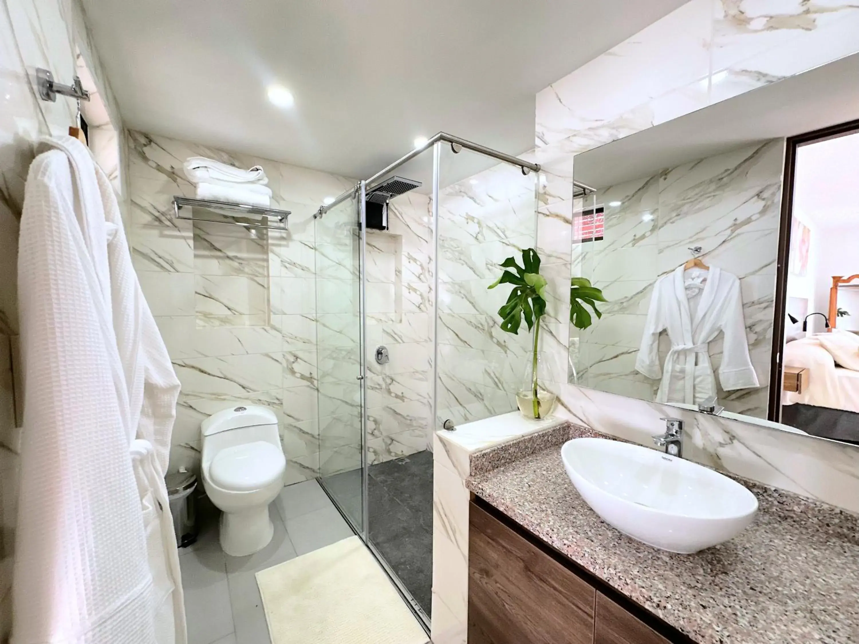 King Suite with Pool View in Doral House Villavicencio King Suite with Pool View in Doral House Villavicencio
