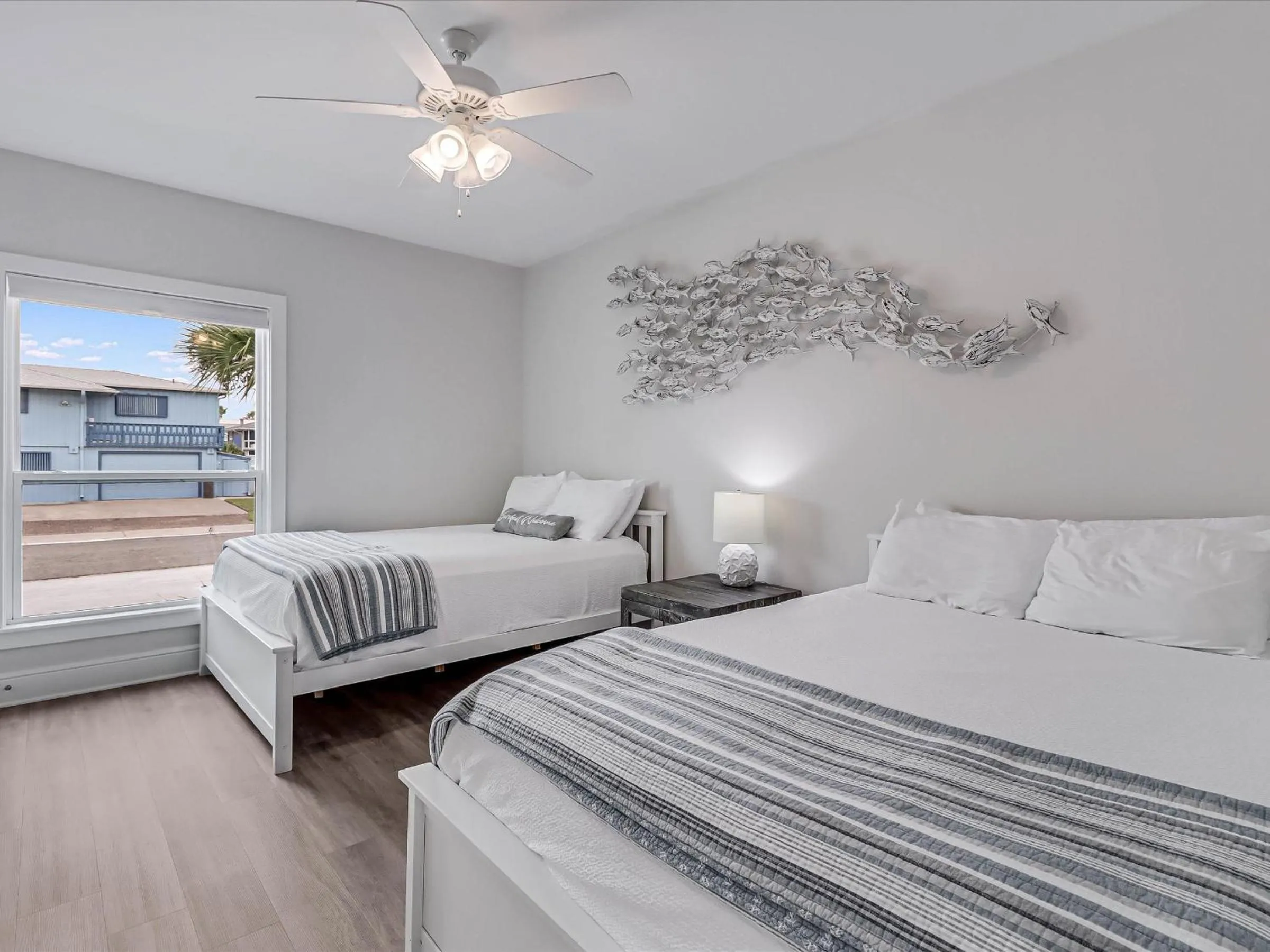 Other, Bed in Flamingo House