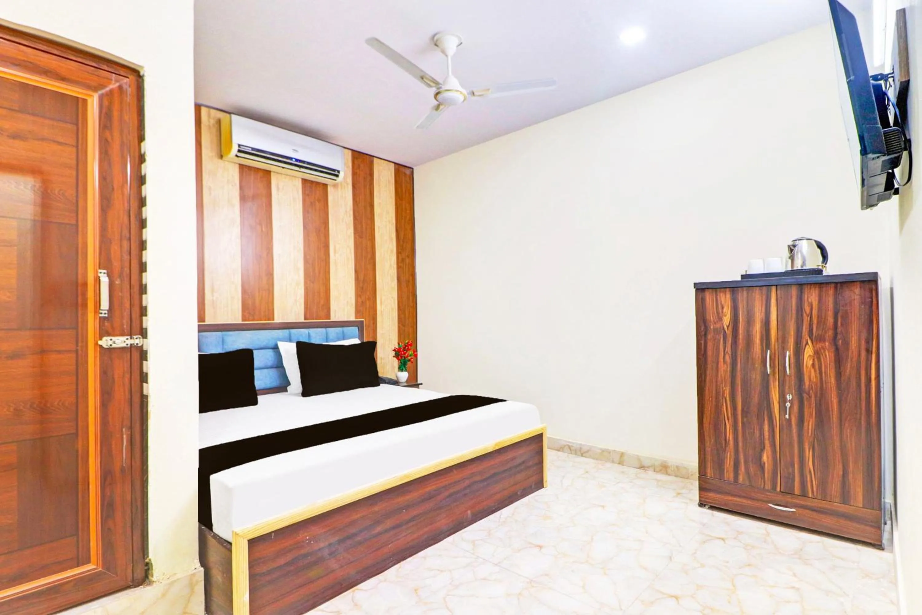 Bedroom, Bed in Super Hotel O Star View Residency