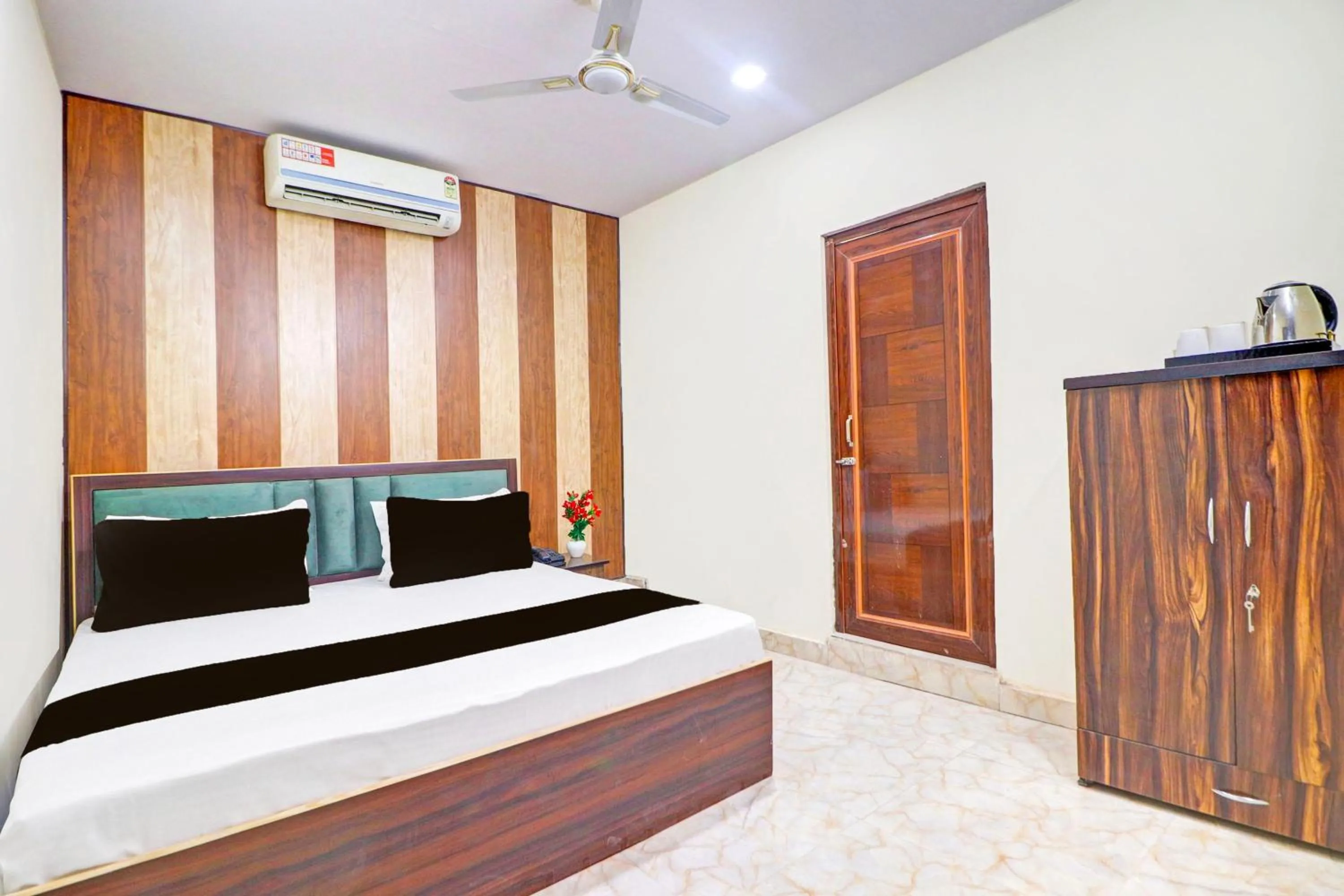 Bedroom, Bed in Super Hotel O Star View Residency