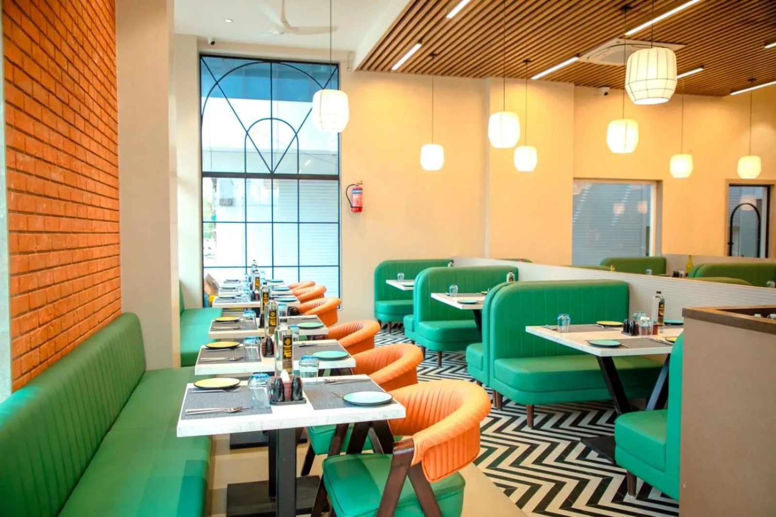 Restaurant/places to eat in Narayani Executive