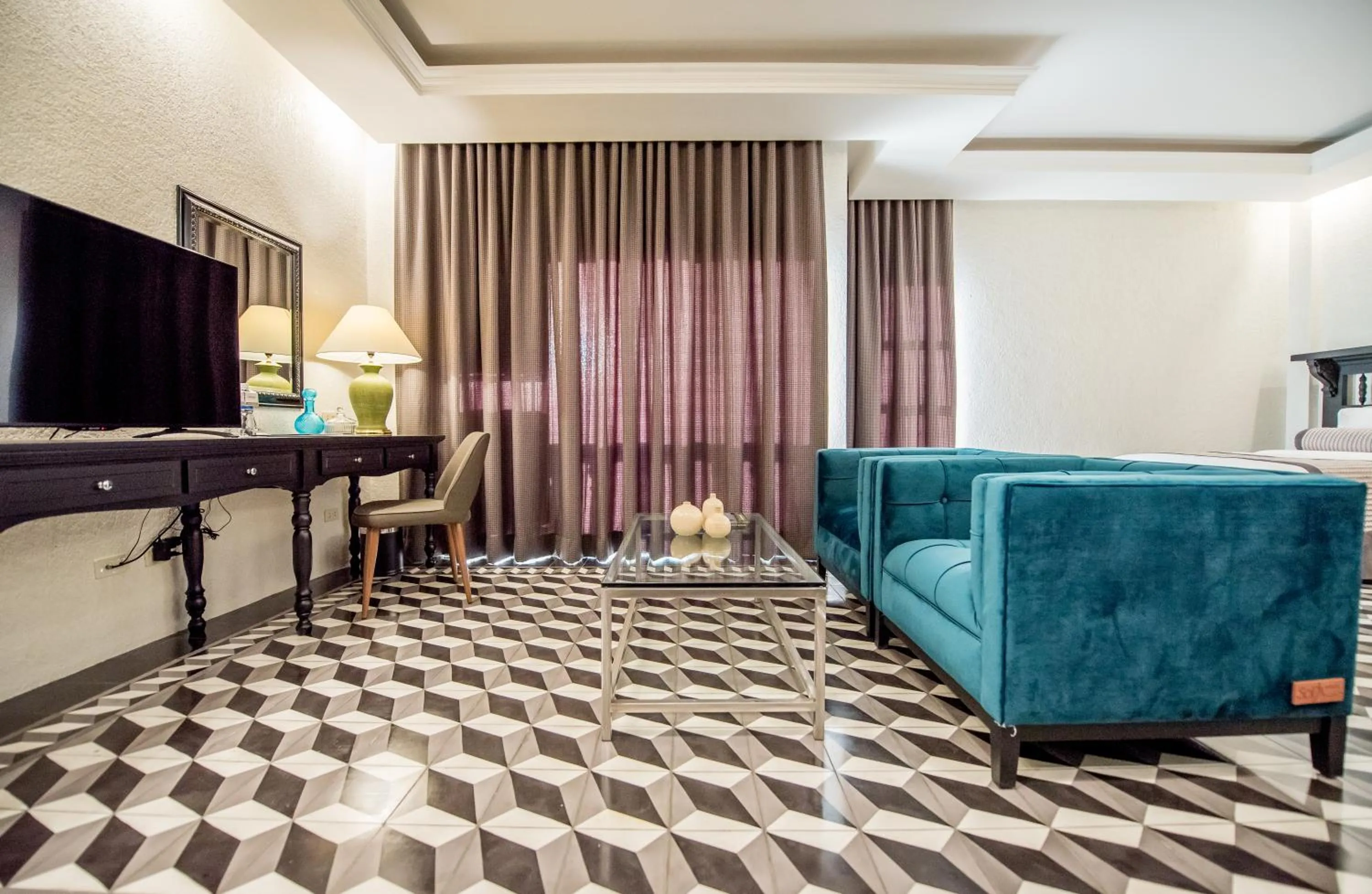 TV and multimedia in Hotel 1925