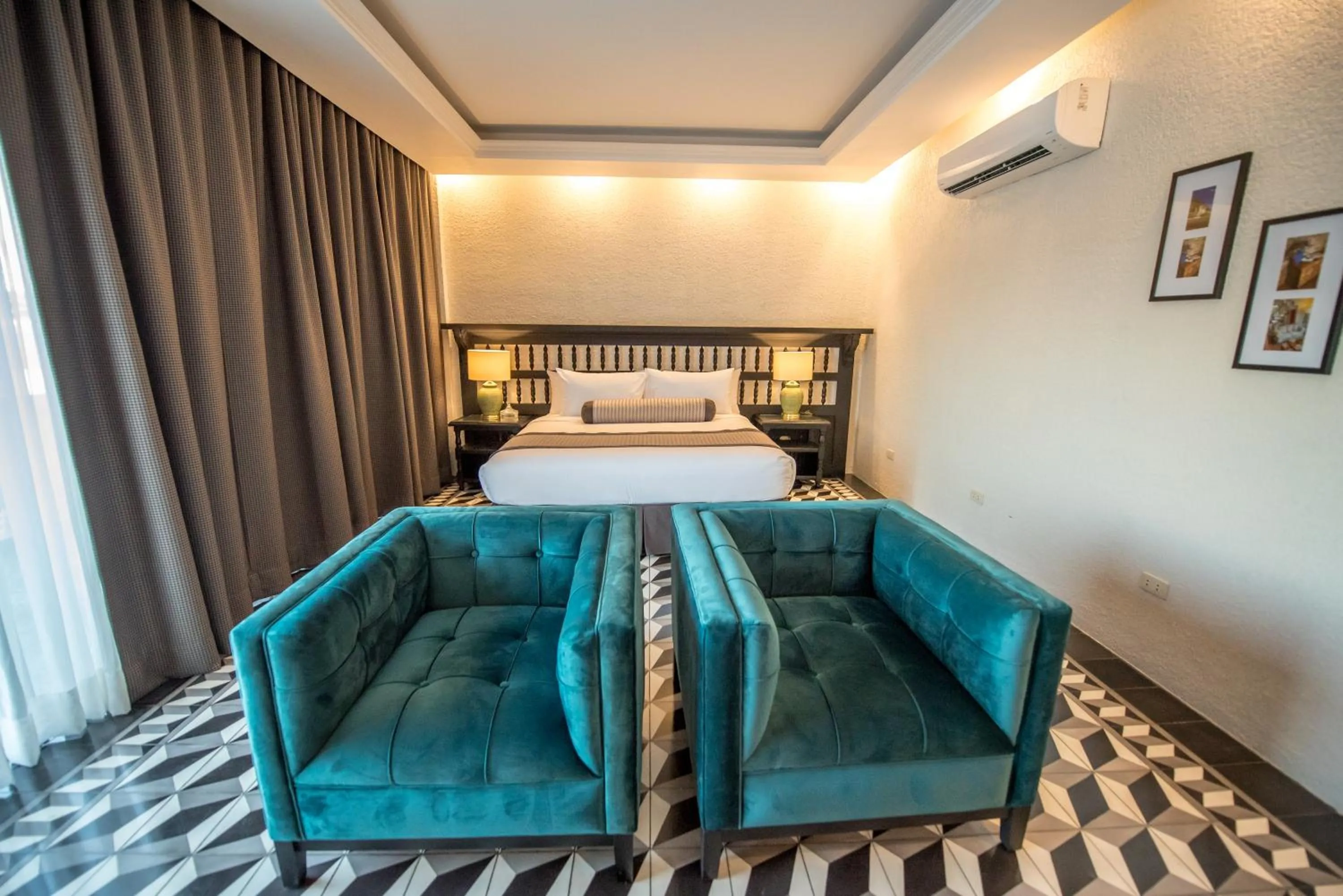 Bedroom, Bed in Hotel 1925