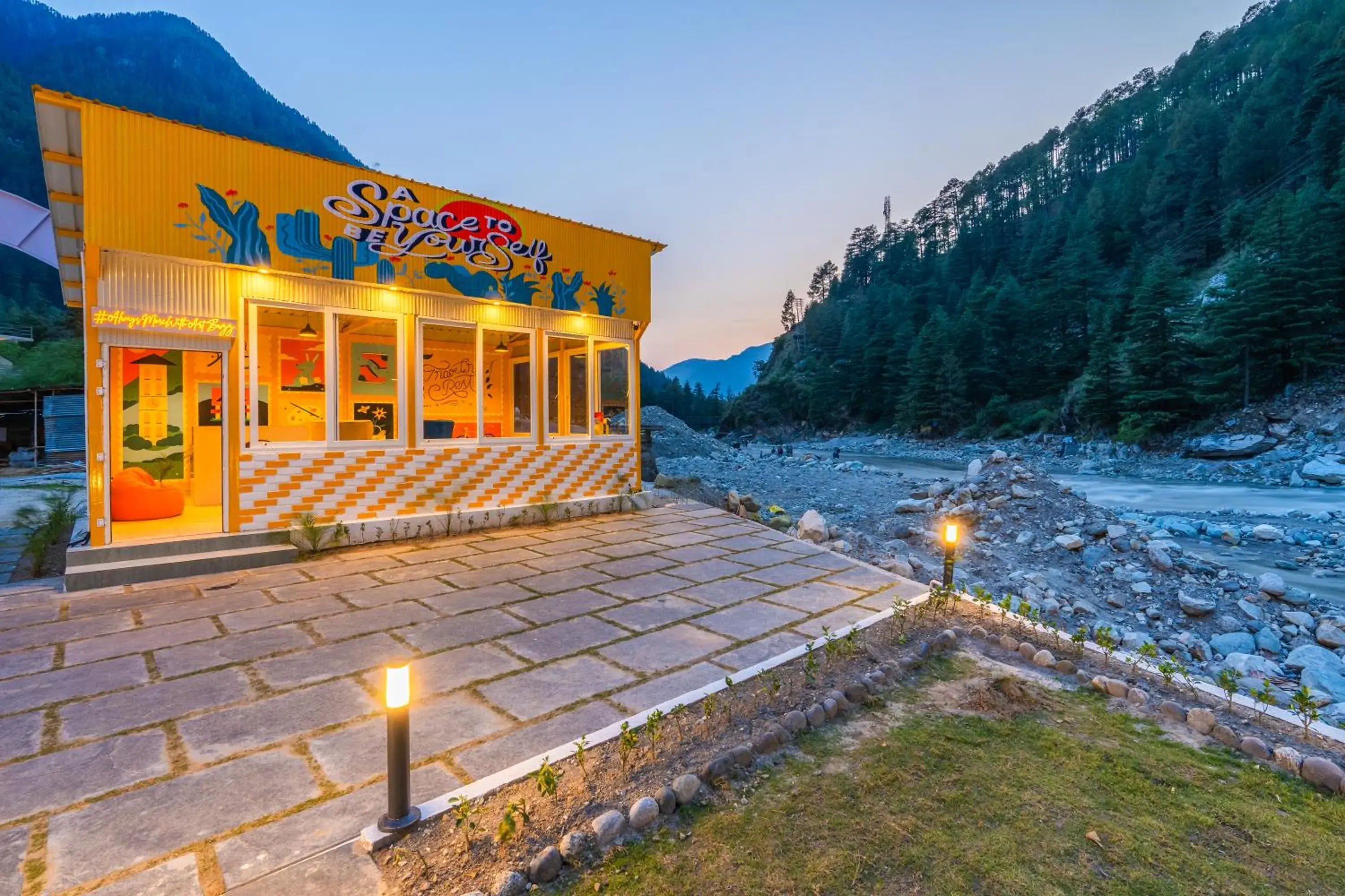 Property building in The Social Stays Kasol Property building in The Social Stays Kasol