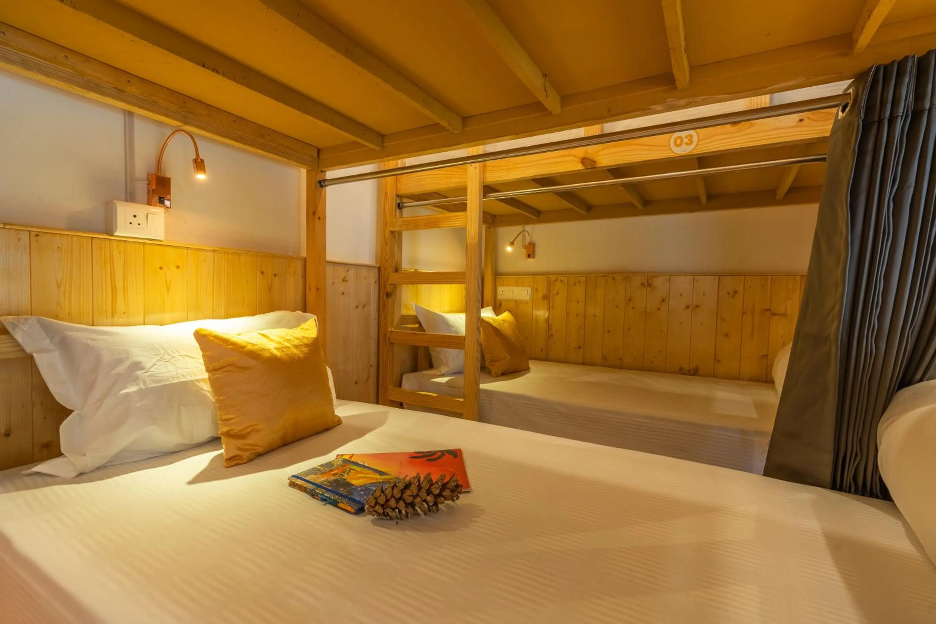 Bed in The Social Stays Kasol