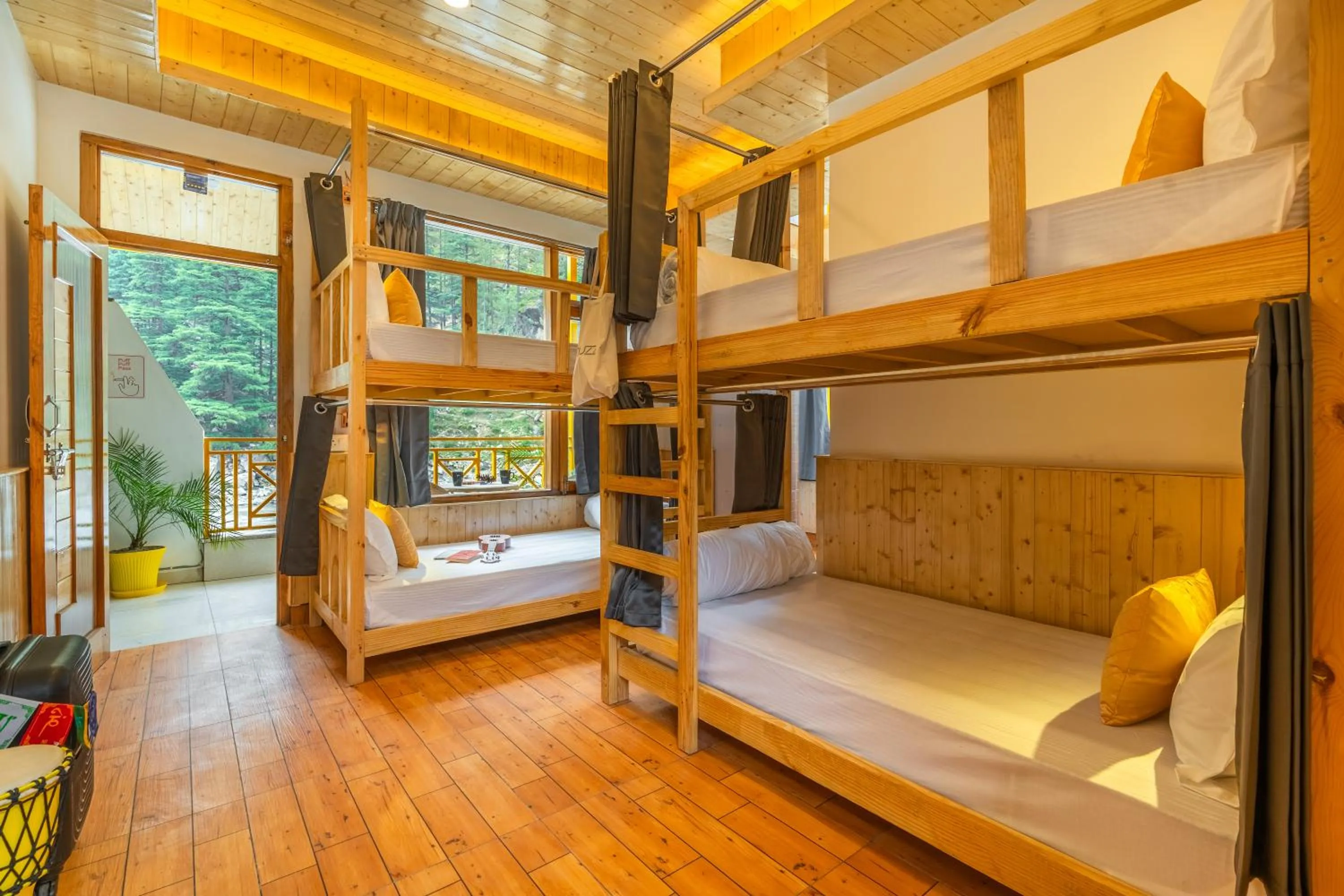 Bed in The Social Stays Kasol
