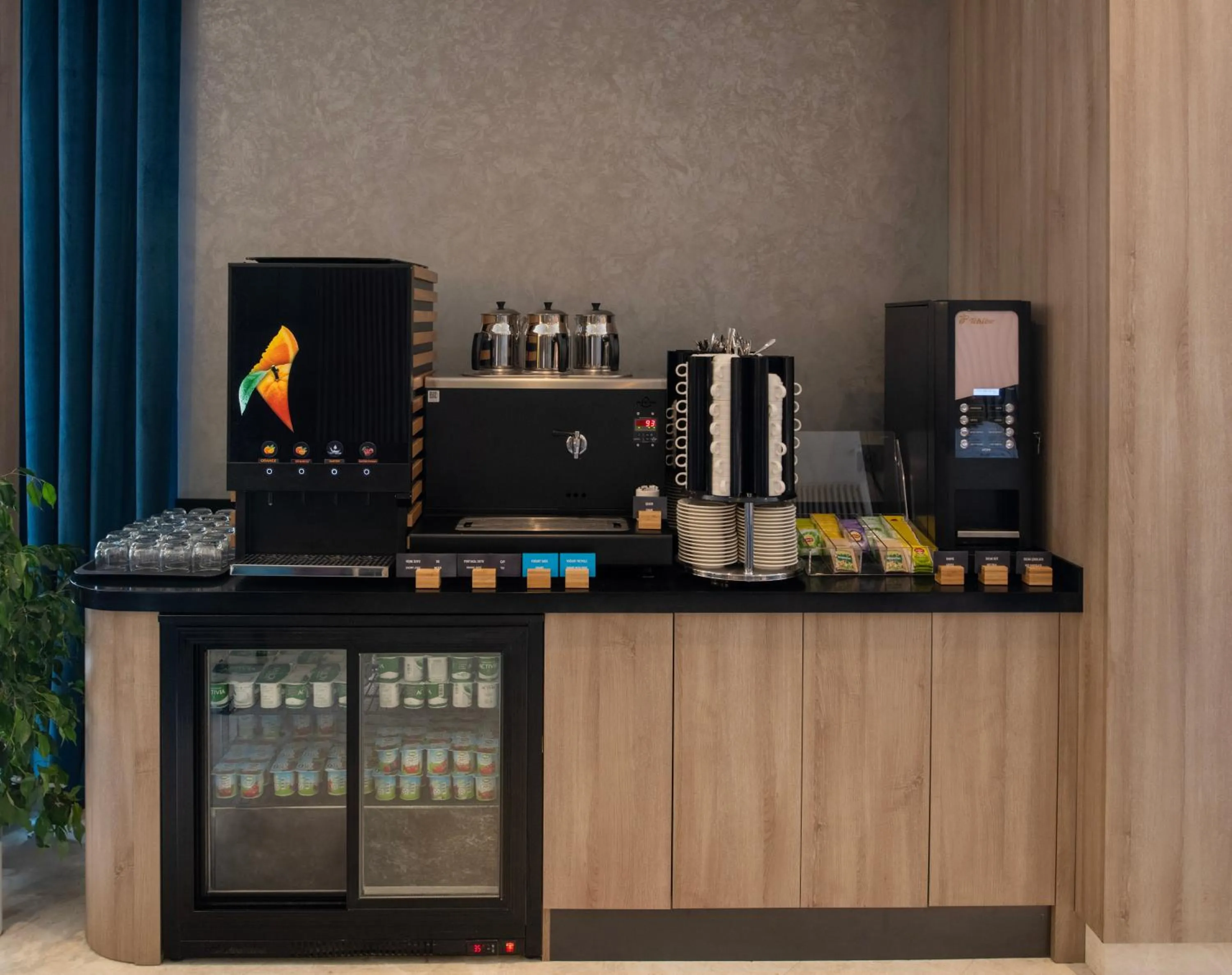 Coffee/tea facilities in Hampton By Hilton Istanbul Merter