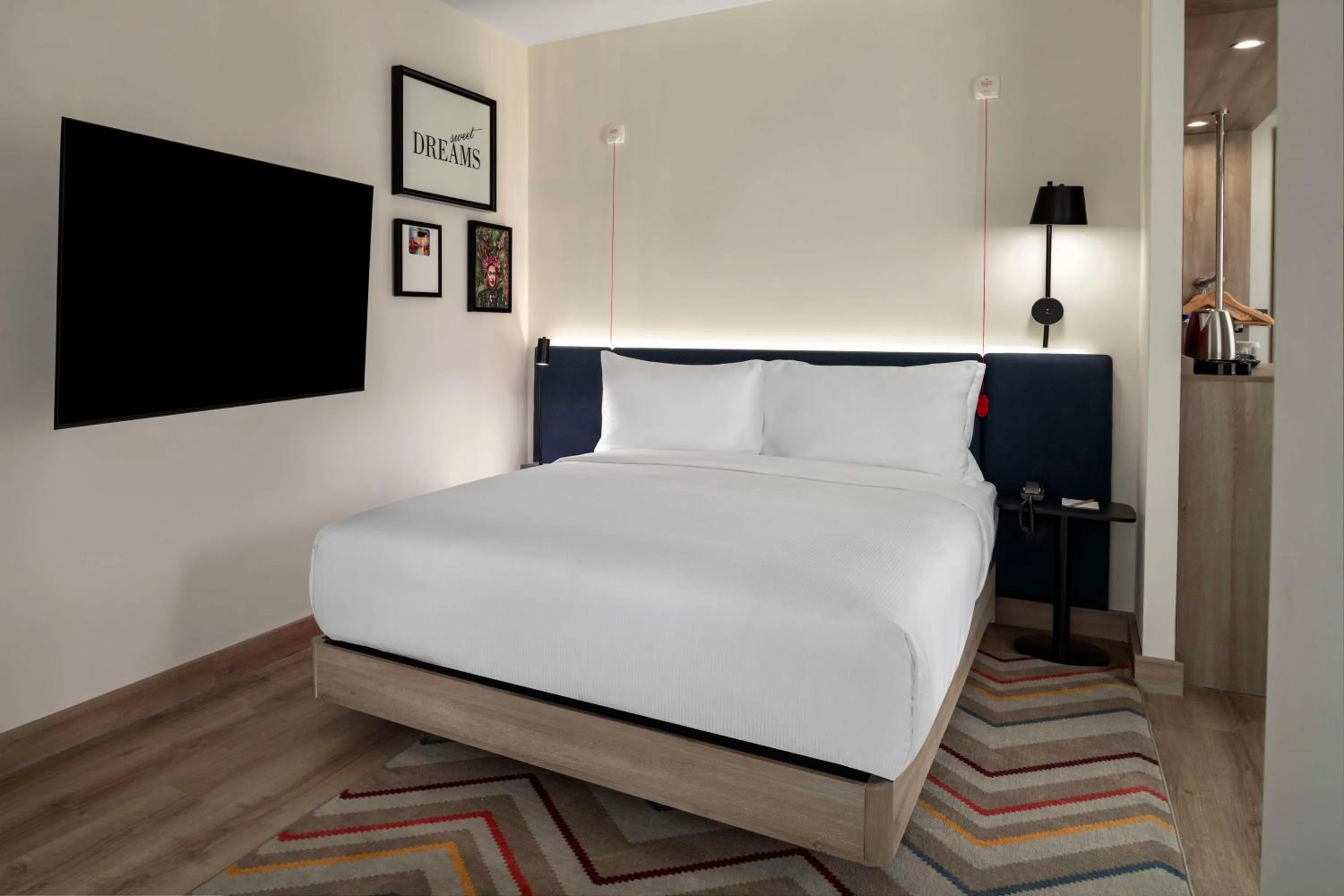 Bed in Hampton By Hilton Istanbul Merter