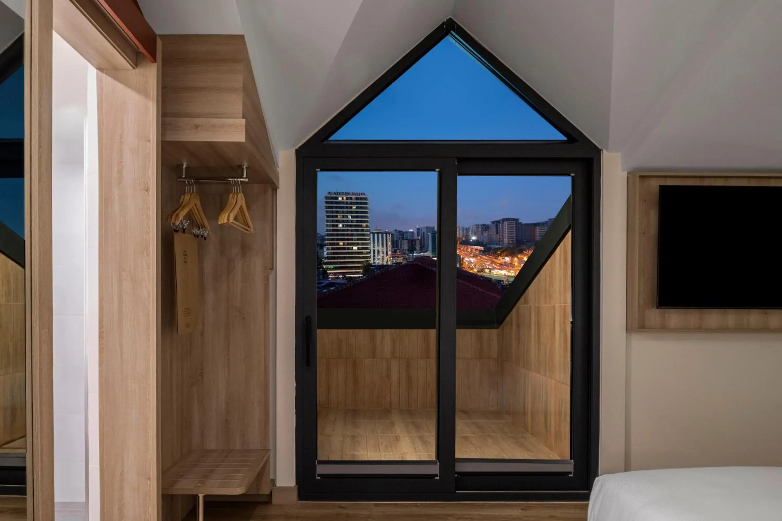 Communal lounge/ TV room, Bed in Hampton By Hilton Istanbul Merter Communal lounge/ TV room, Bed in Hampton By Hilton Istanbul Merter