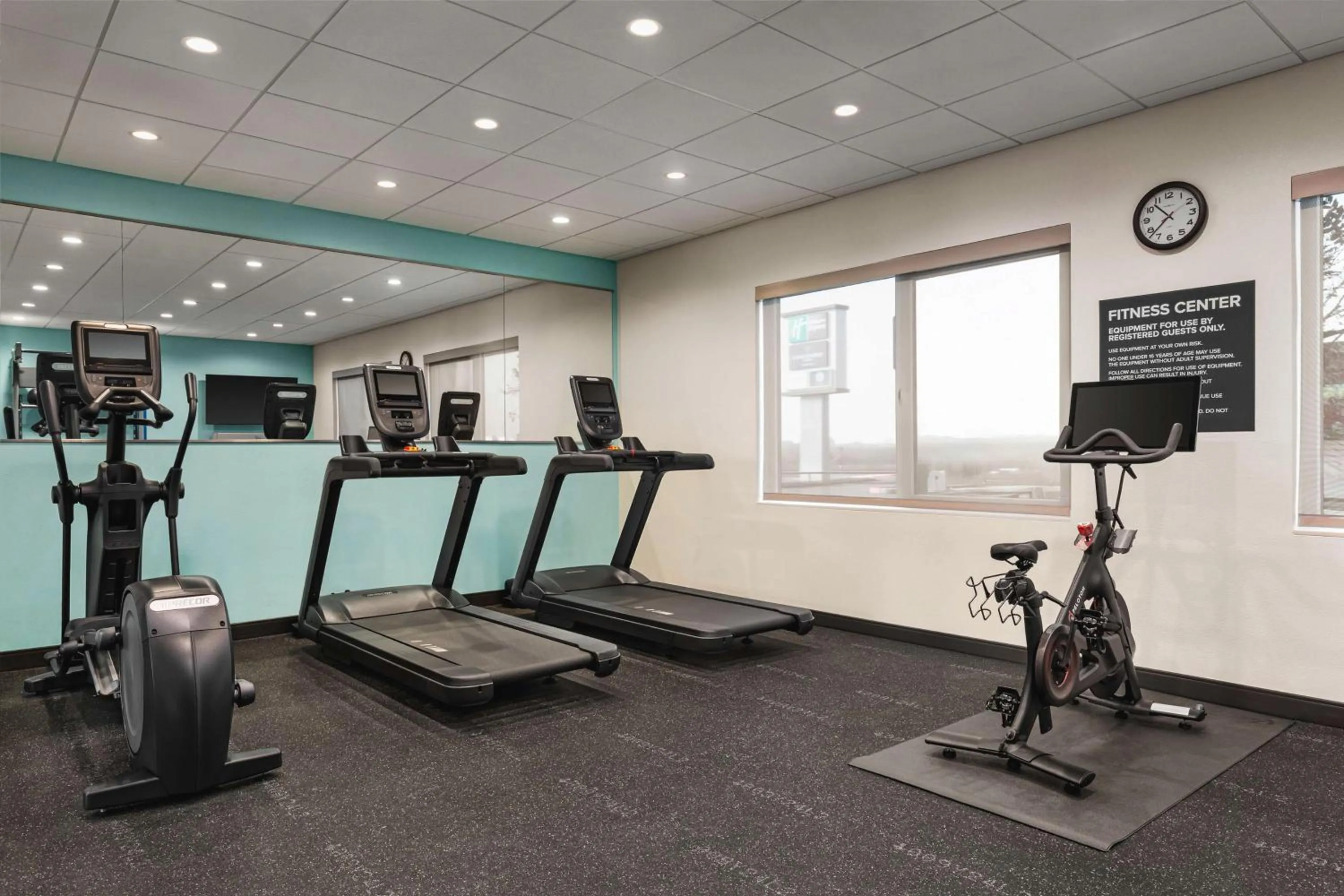 Fitness centre/facilities in Tru By Hilton Lodi