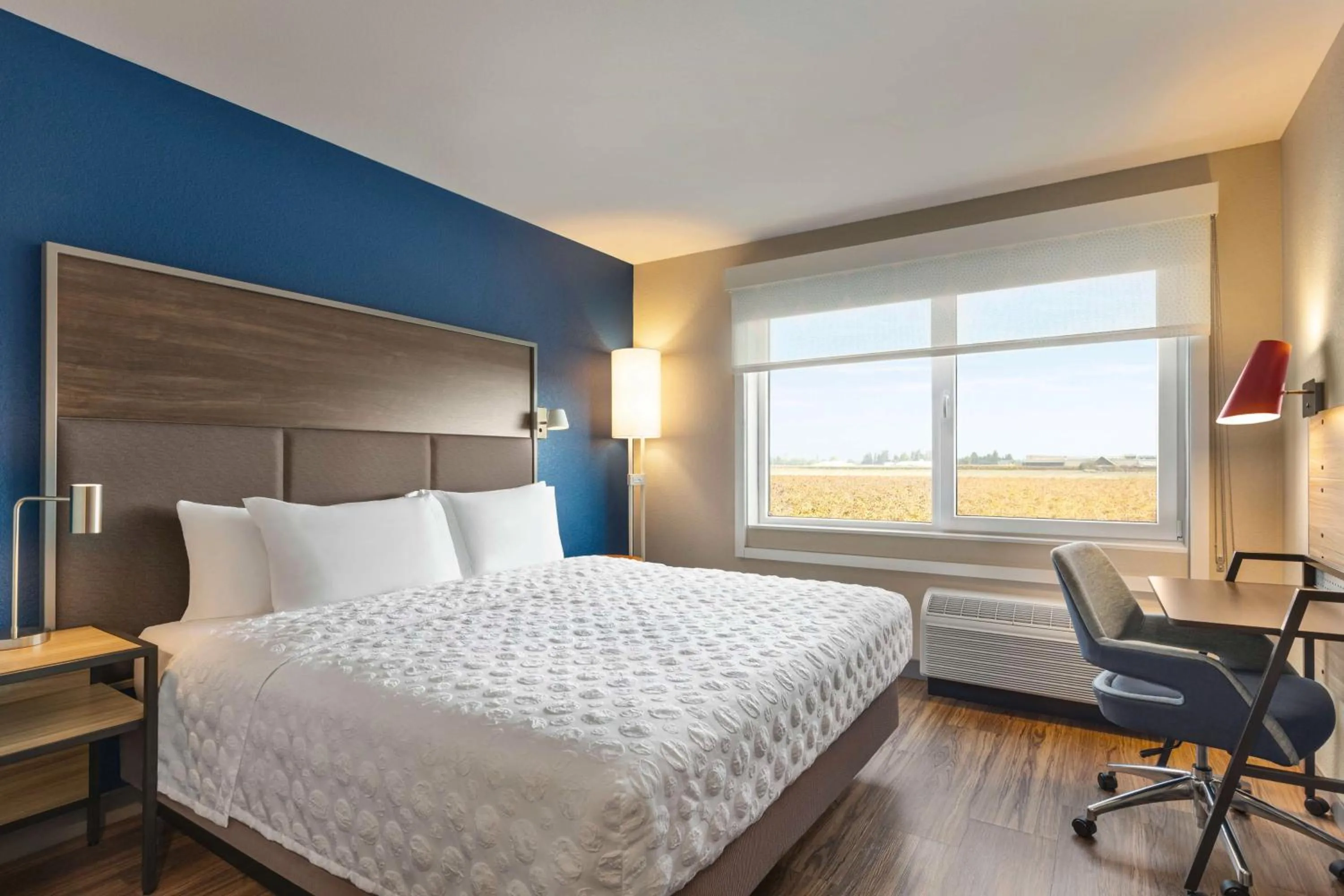 Bed in Tru By Hilton Lodi