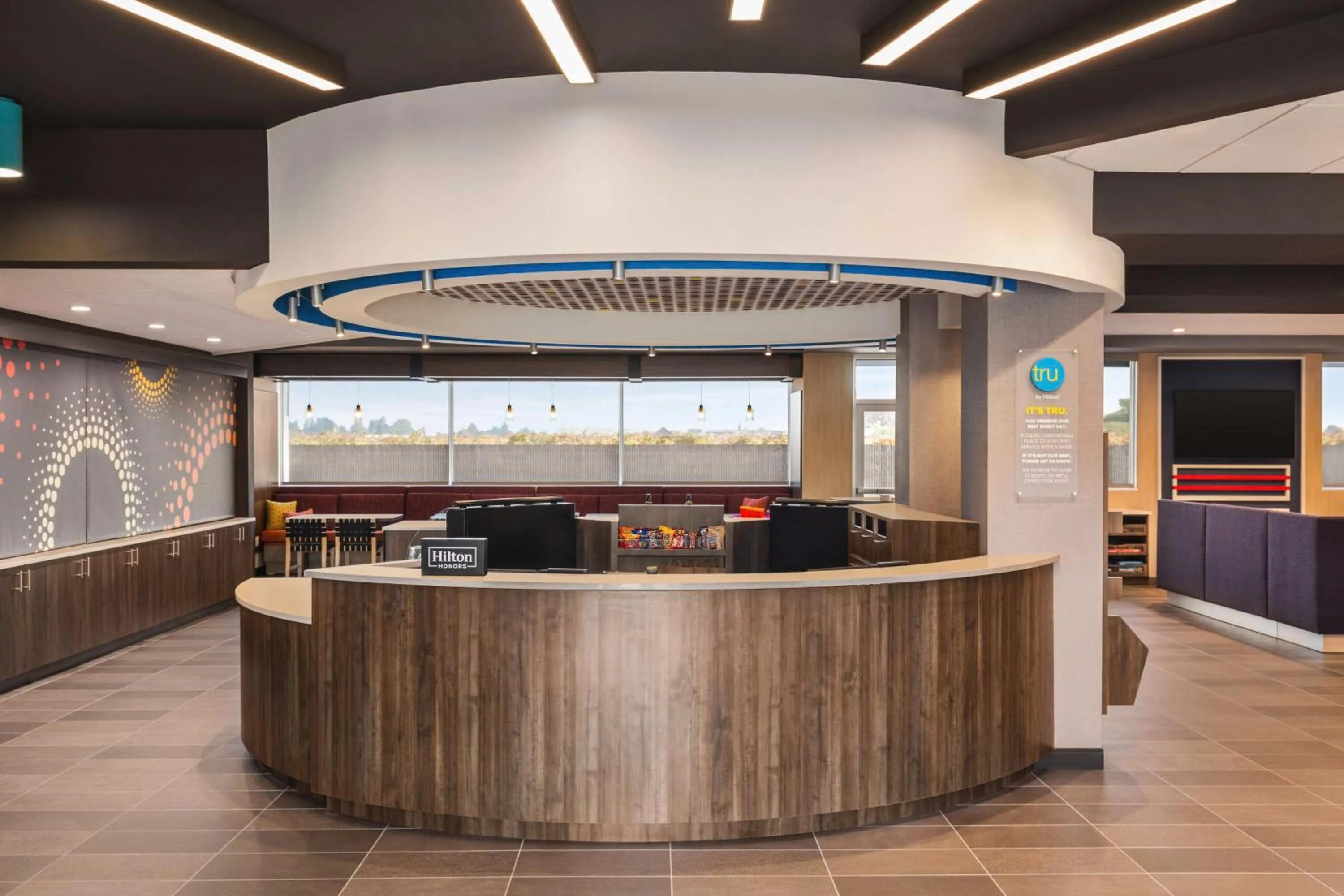 Lobby or reception in Tru By Hilton Lodi