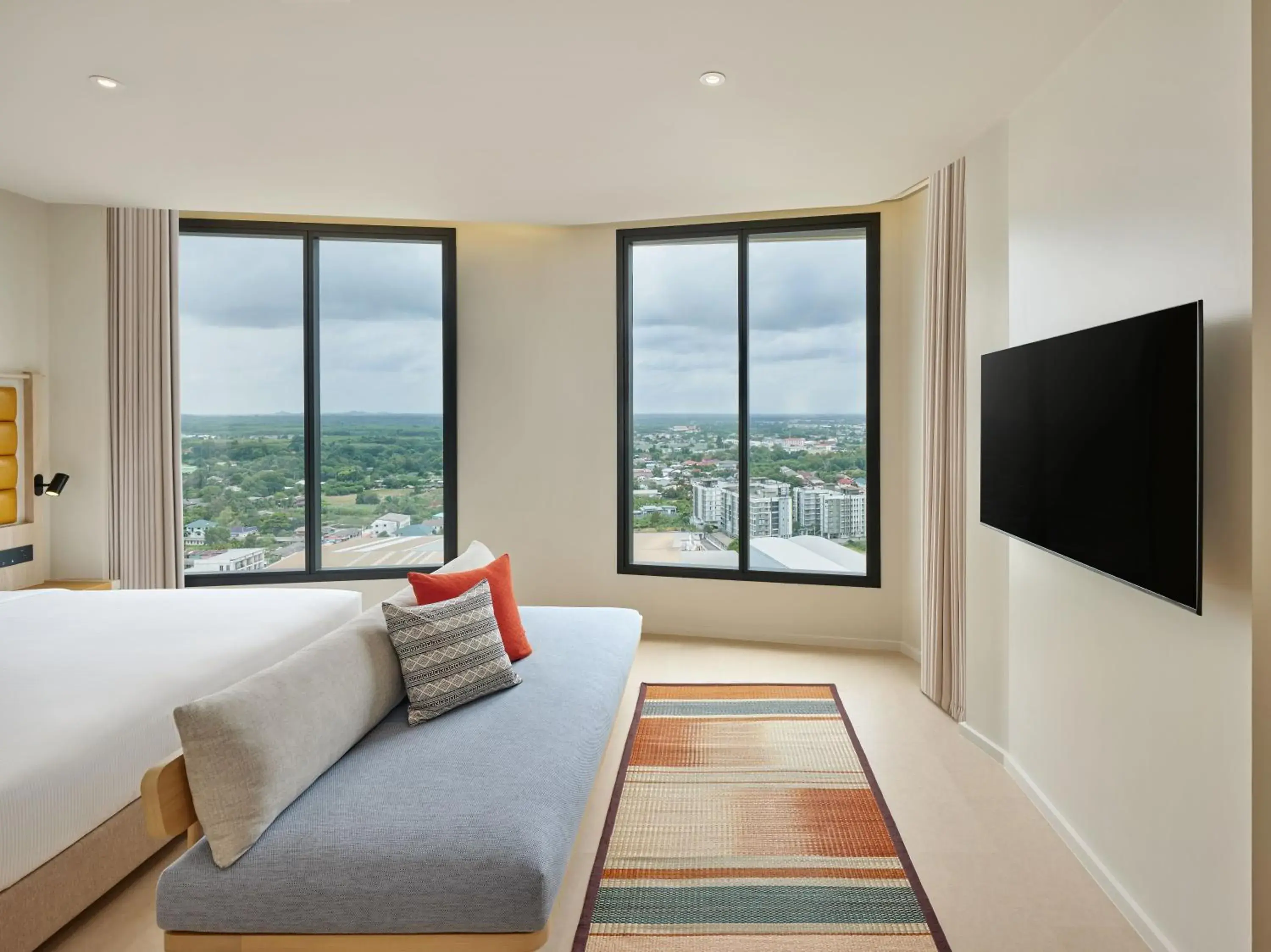 View (from property/room), Bed in Hilton Garden Inn Rayong View (from property/room), Bed in Hilton Garden Inn Rayong