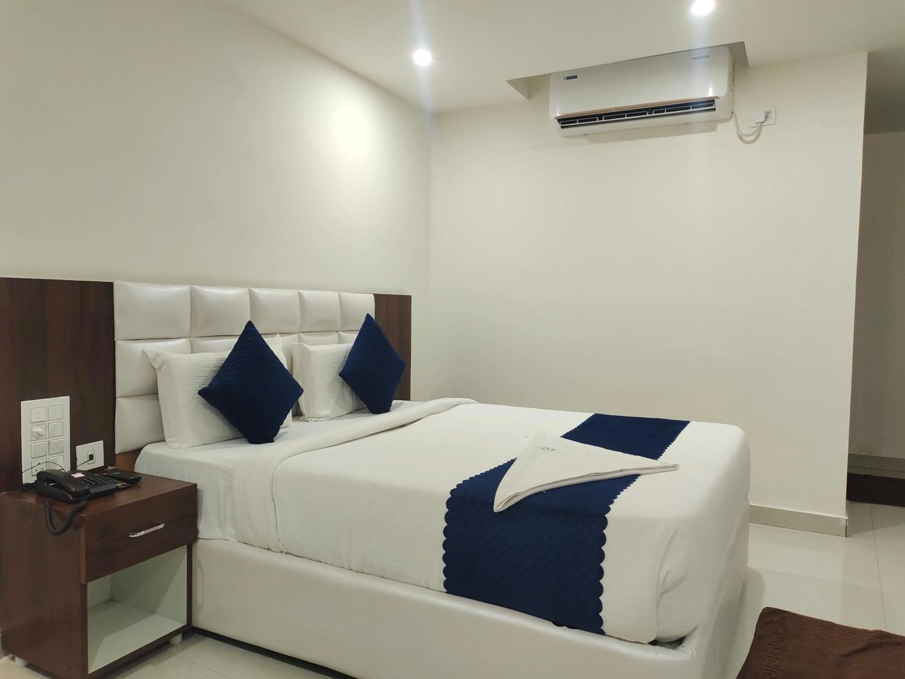 Bed in Hotel SkyLand