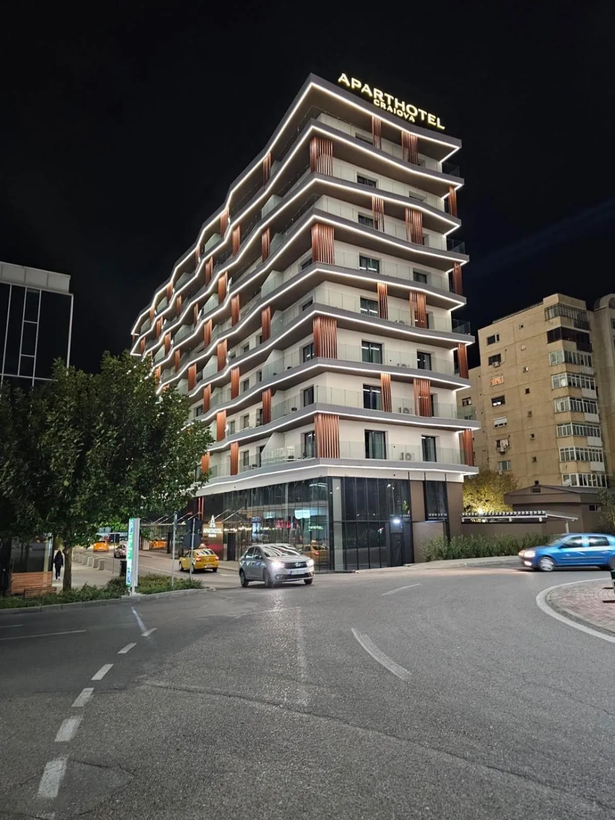 Property building in Aparthotel Craiova