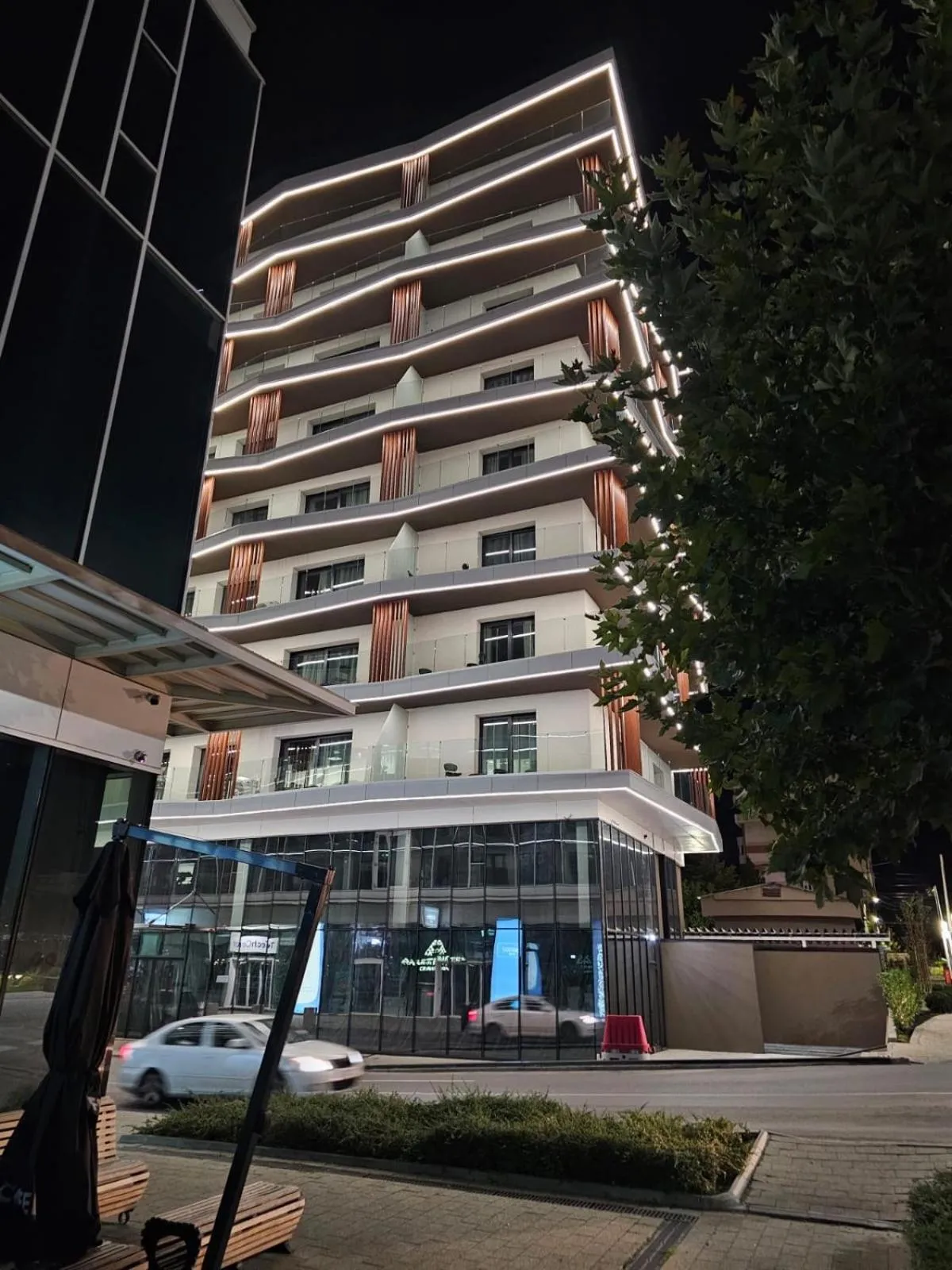 Property building in Aparthotel Craiova