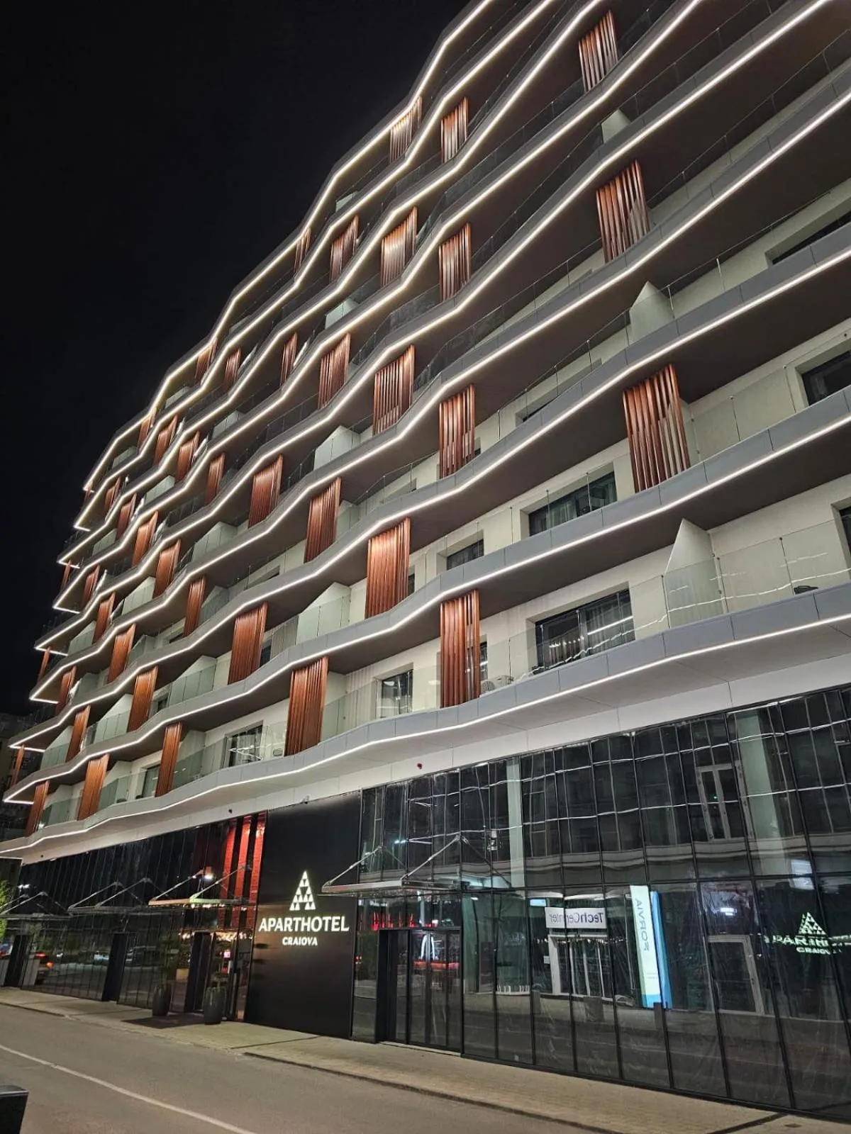 Property building in Aparthotel Craiova