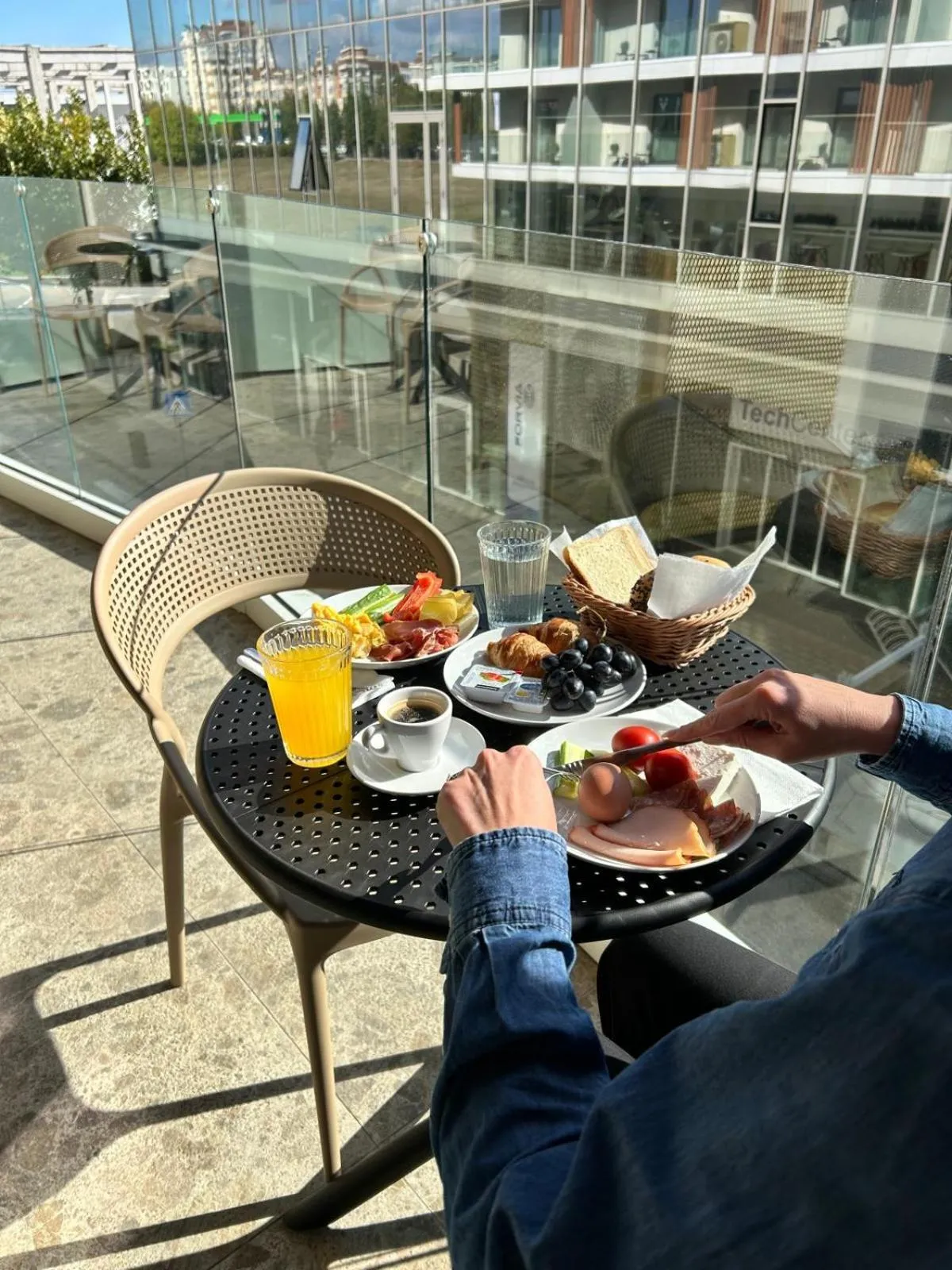 Breakfast in Aparthotel Craiova