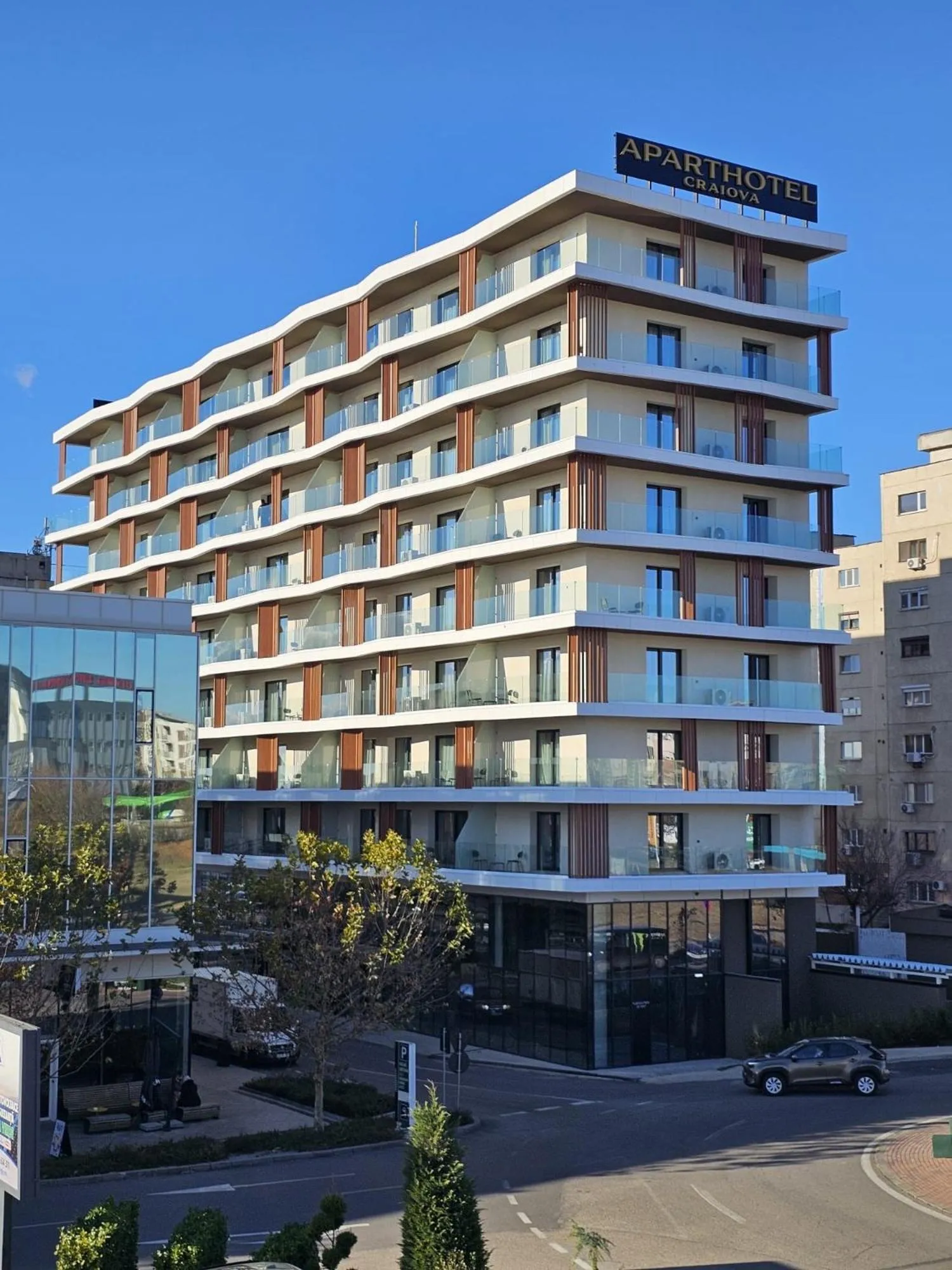 Property building in Aparthotel Craiova