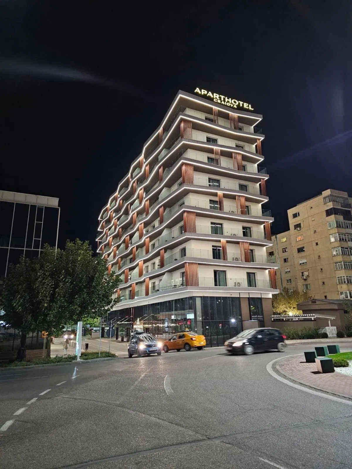 Property building in Aparthotel Craiova