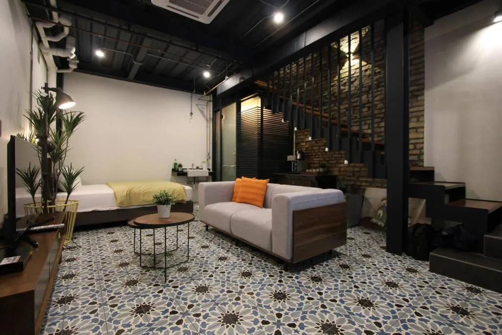3 Jambatan Steps to Jonker & Riverside