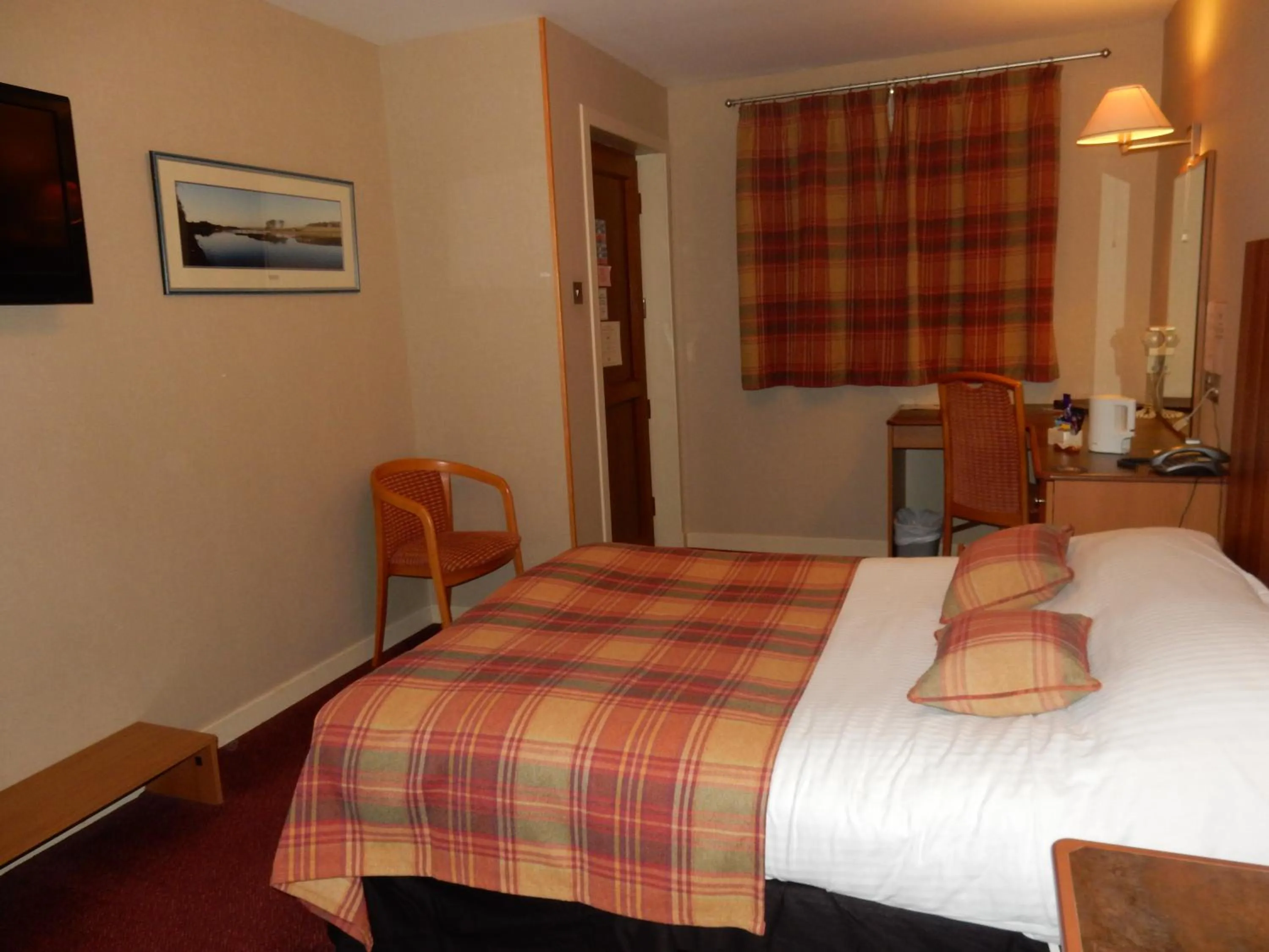 Photo of the whole room, Bed in Park Hotel