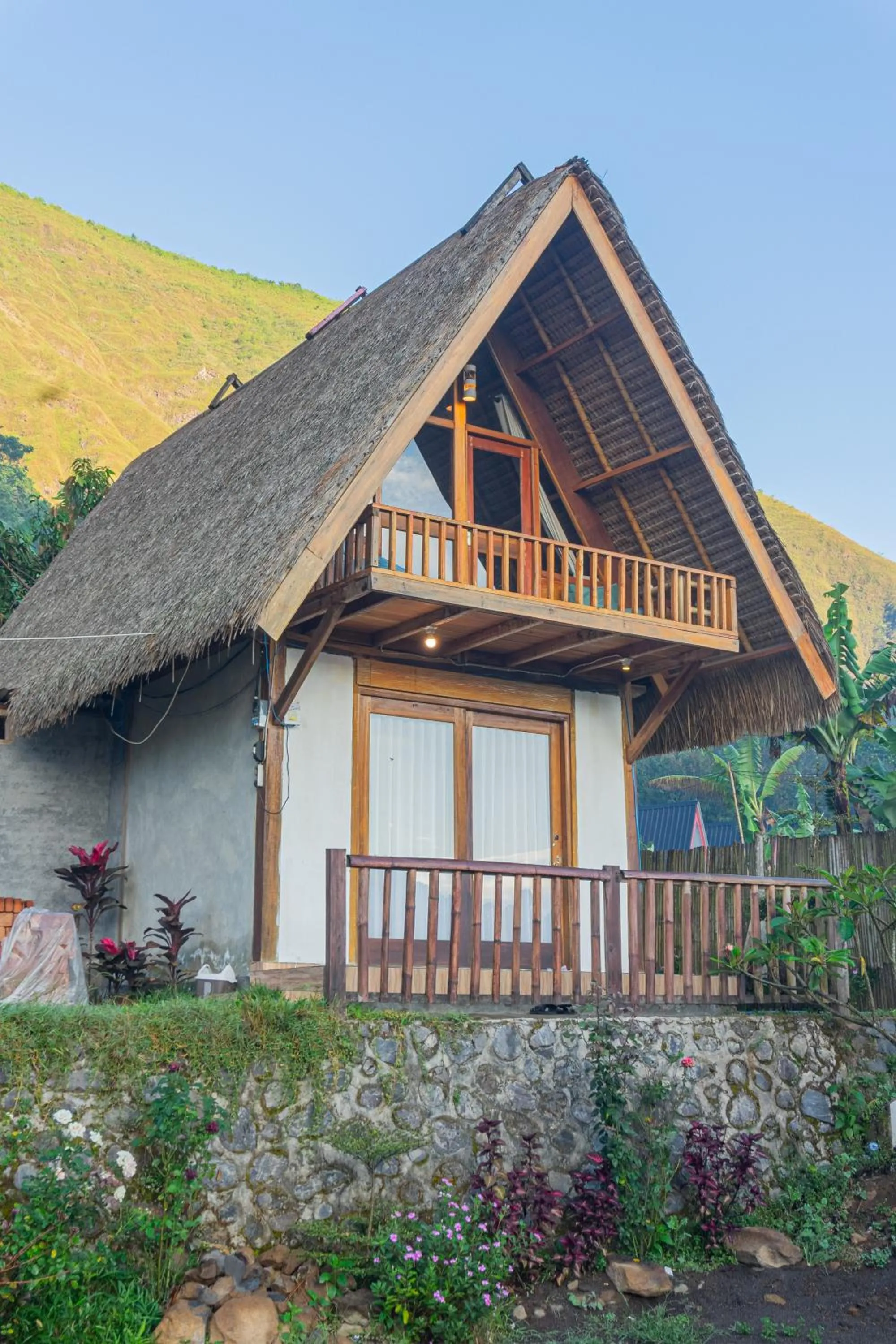 Property building in Bale Aur Sembalun