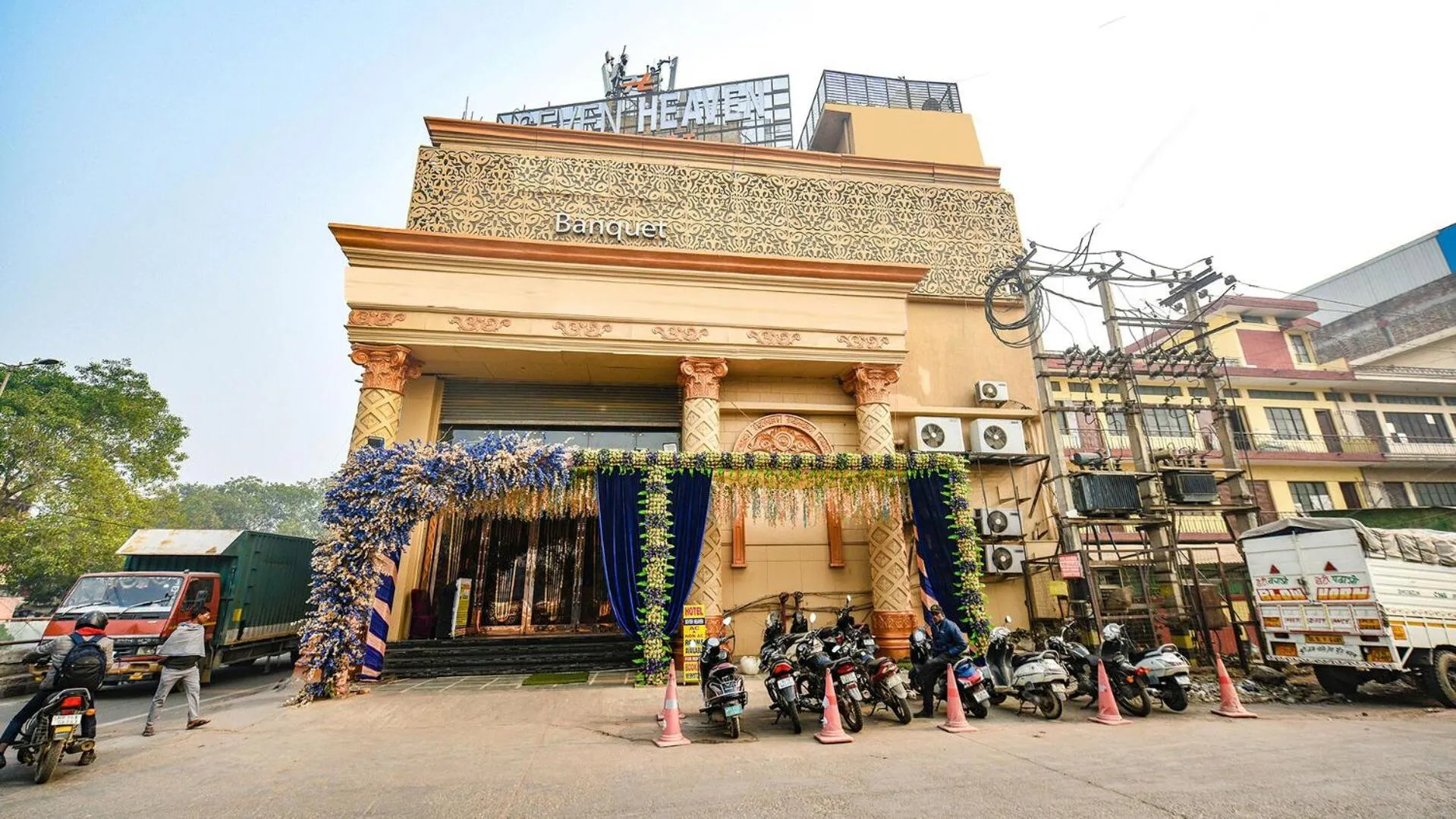 Facade/entrance in Hotel Seventh Heaven