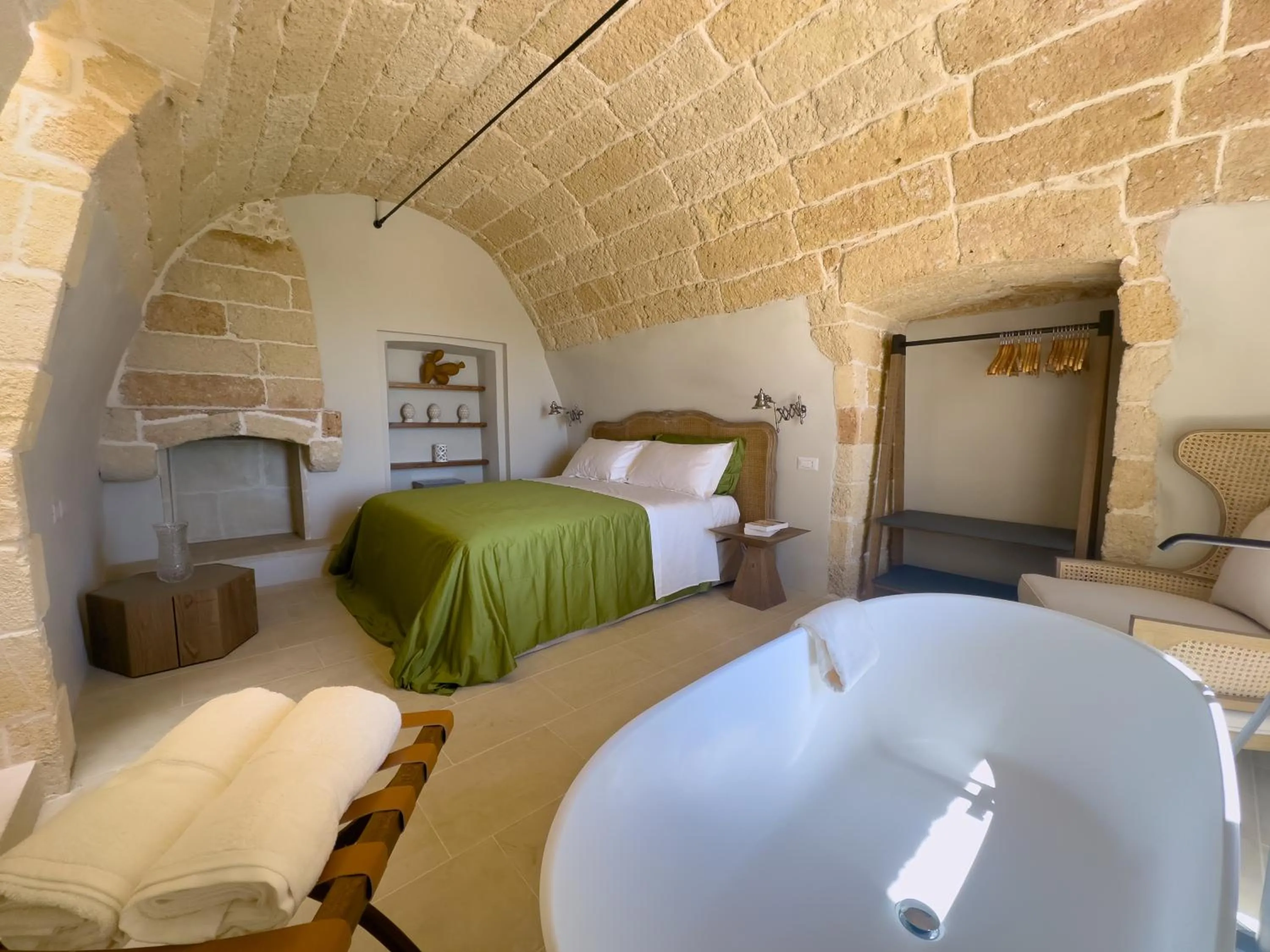 Photo of the whole room, Bed in Villa Neviera Wine Resort & Spa by Cantine Due Palme