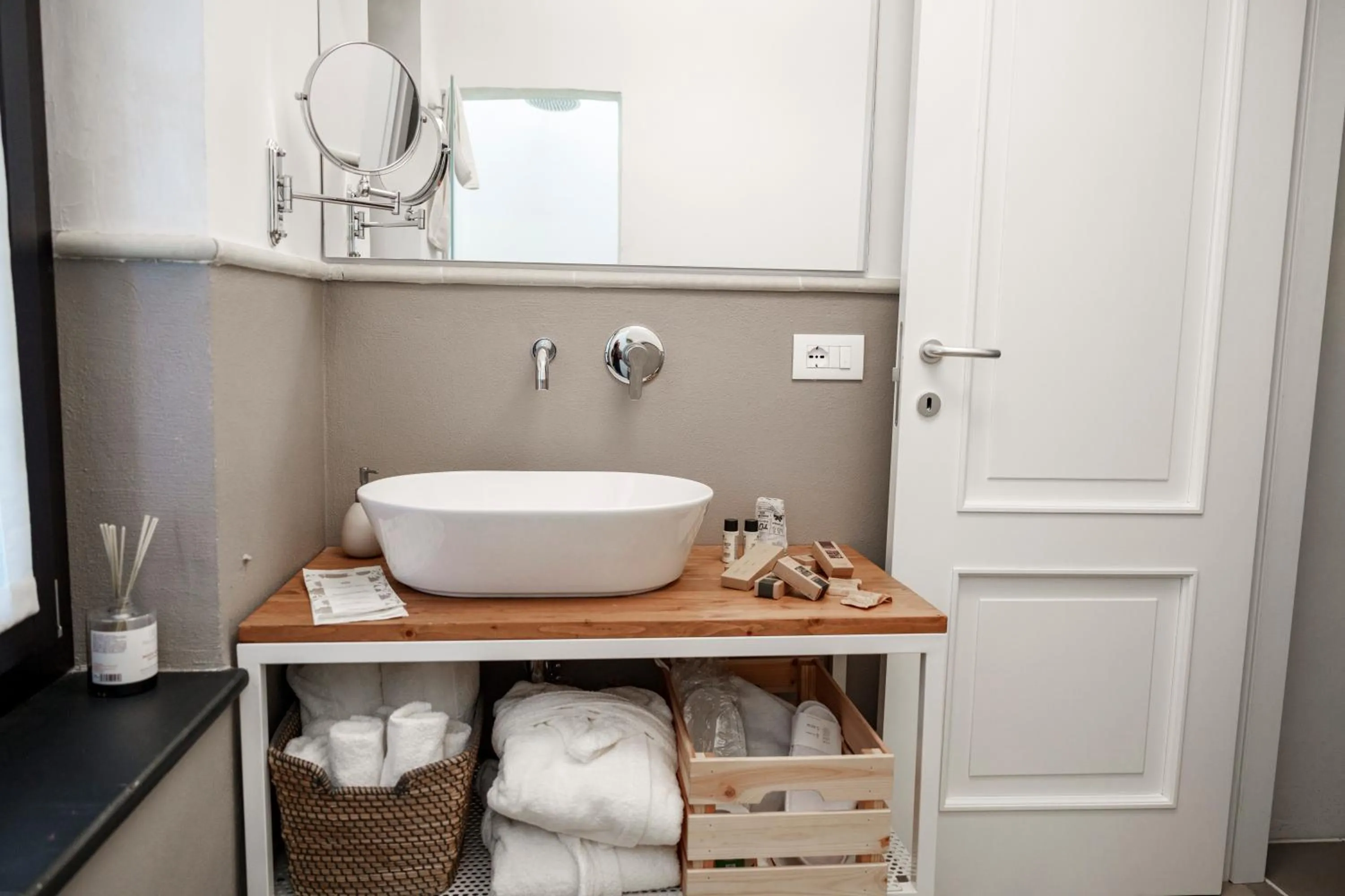 Bathroom in Villa Neviera Wine Resort & Spa by Cantine Due Palme