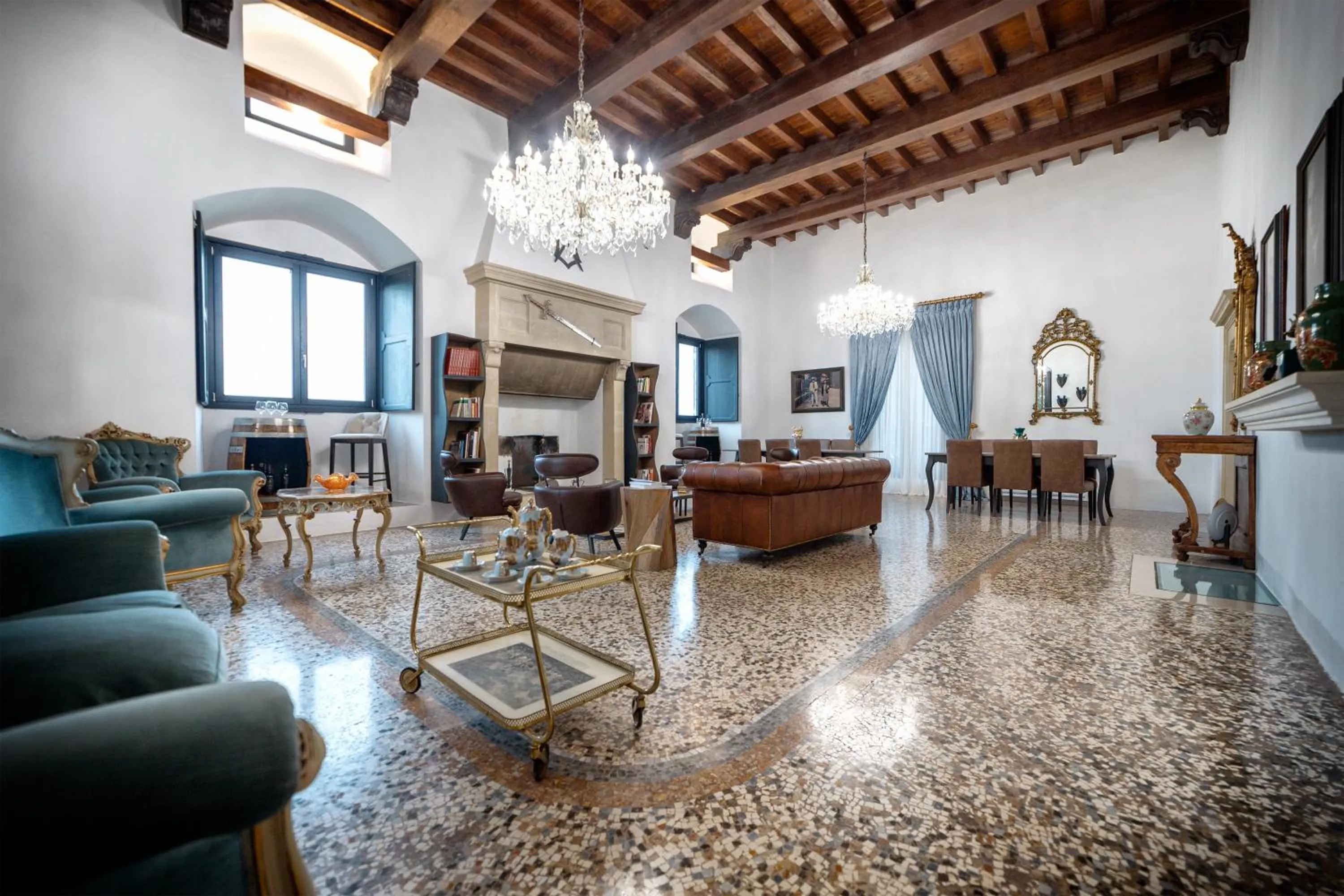 Communal lounge/ TV room in Villa Neviera Wine Resort & Spa by Cantine Due Palme