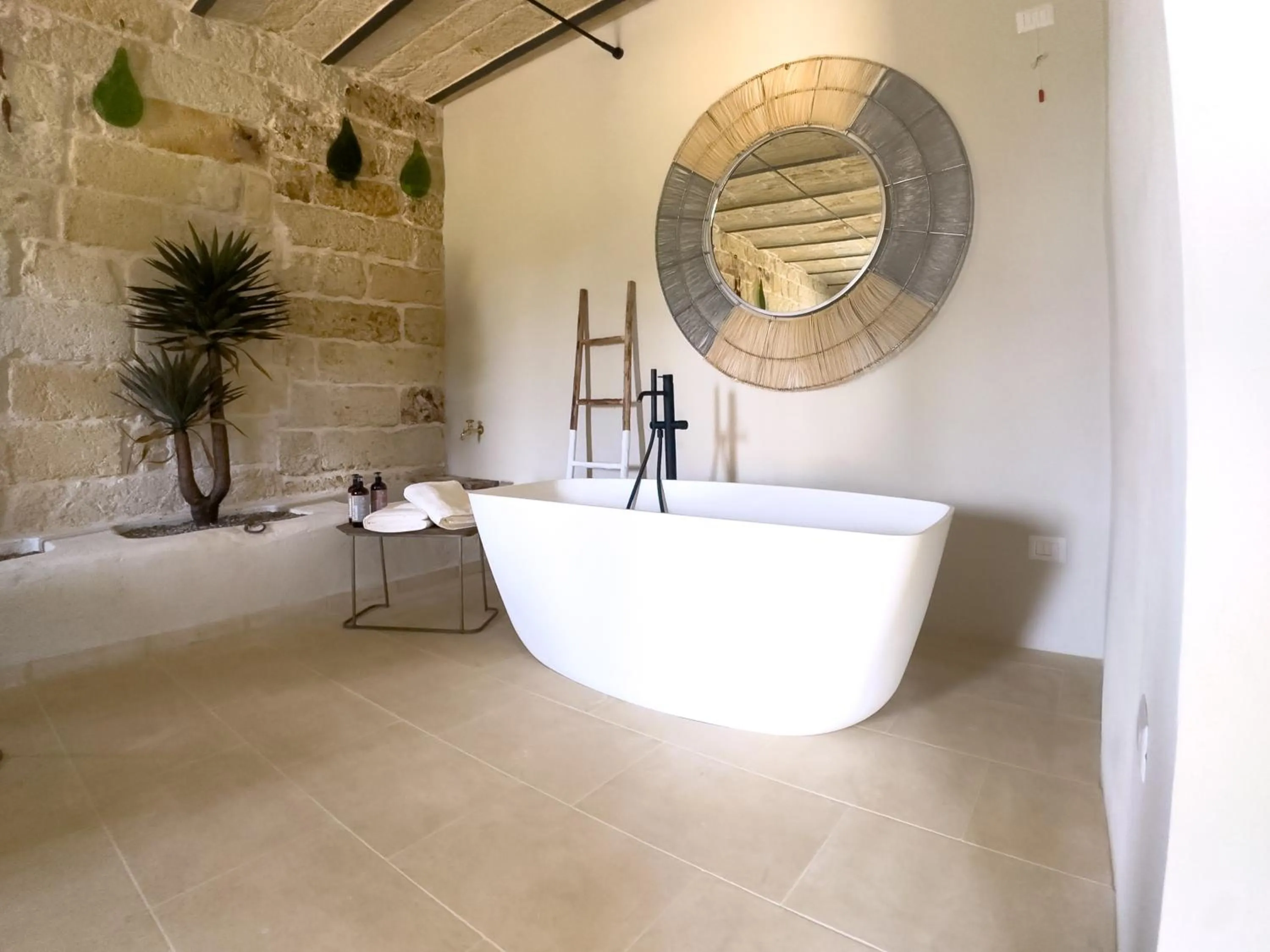 Bathroom in Villa Neviera Wine Resort & Spa by Cantine Due Palme