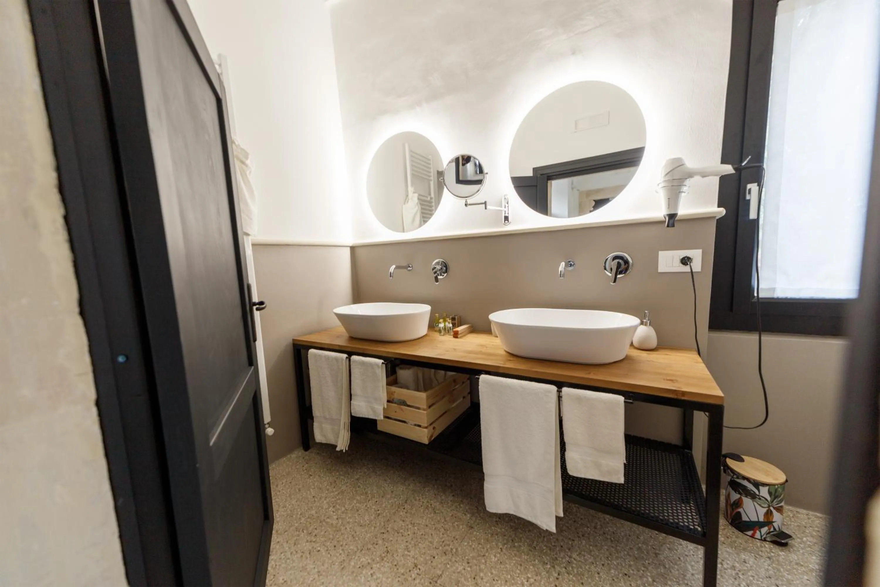 Bathroom in Villa Neviera Wine Resort & Spa by Cantine Due Palme