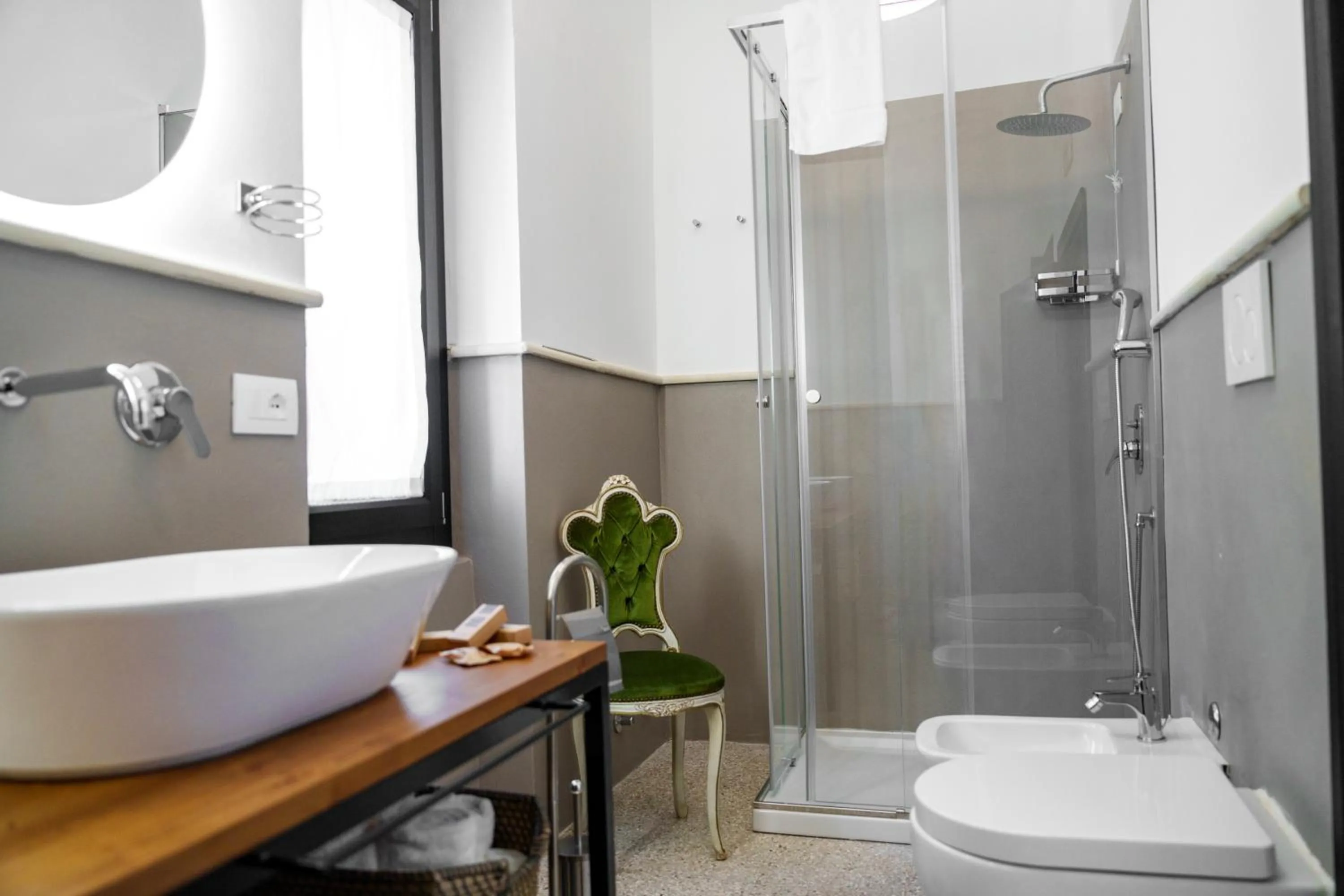 Bathroom in Villa Neviera Wine Resort & Spa by Cantine Due Palme