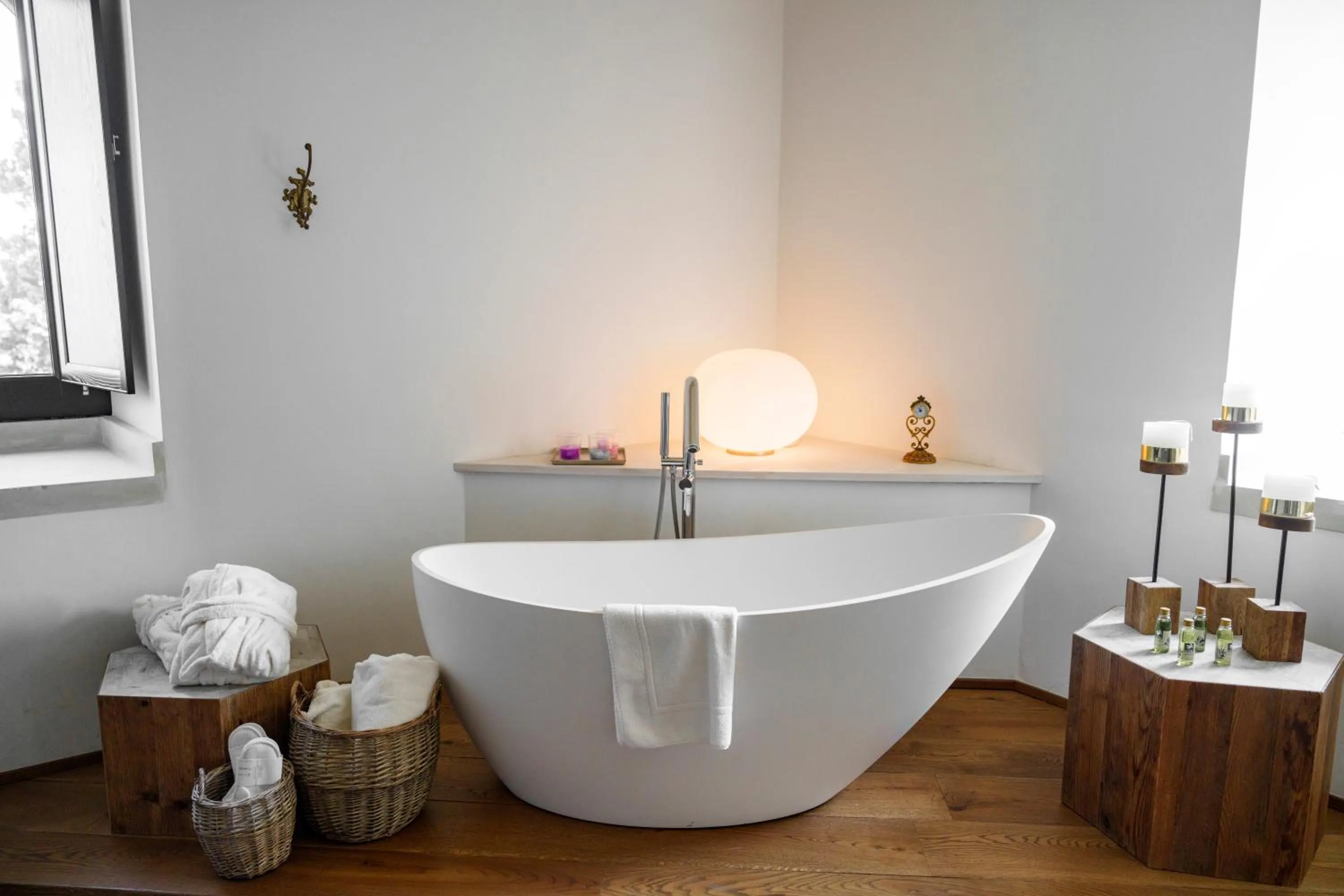 Bath in Villa Neviera Wine Resort & Spa by Cantine Due Palme