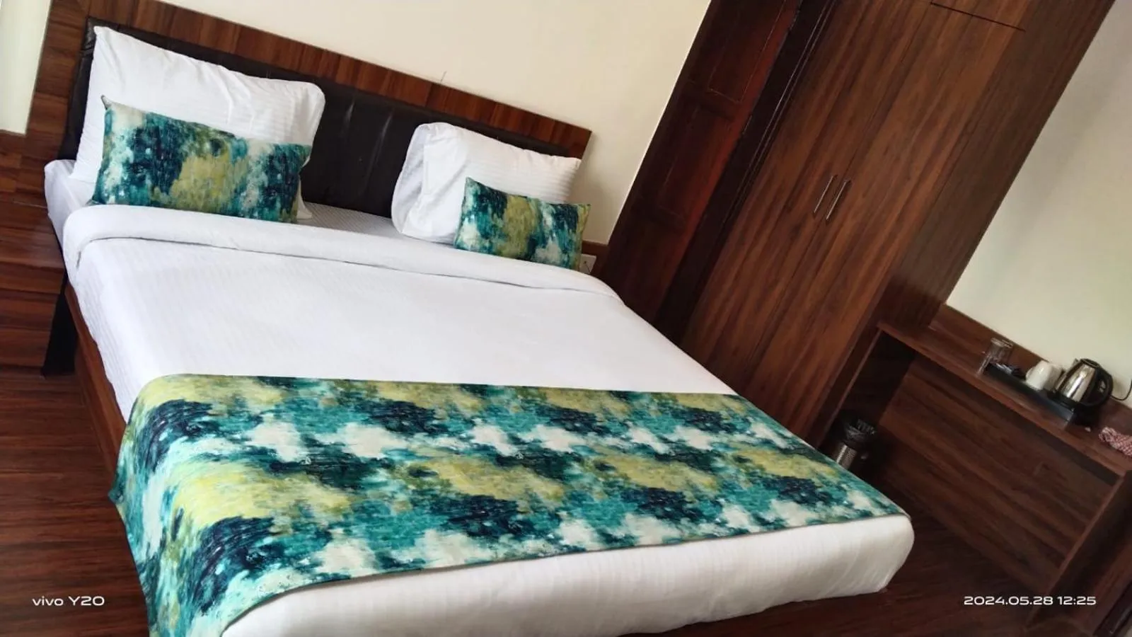 Bed in Hotel Kolkata
