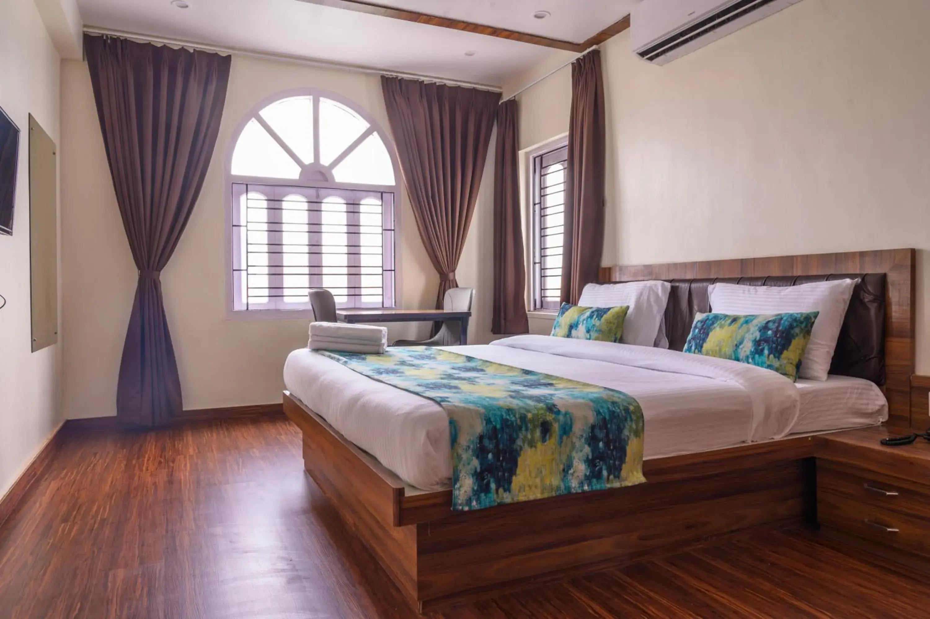 Bedroom, Bed in Hotel Kolkata Bedroom, Bed in Hotel Kolkata