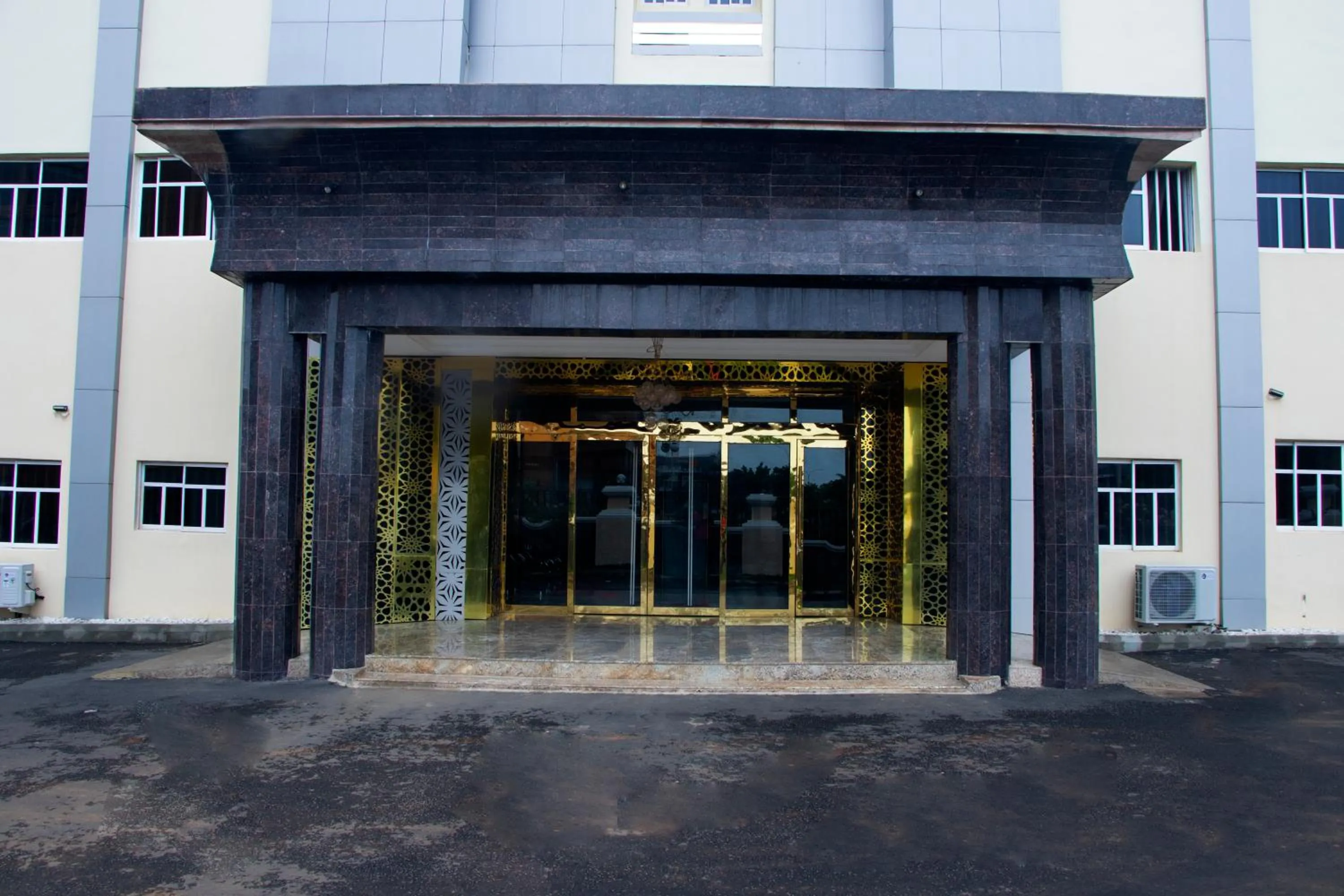 Property building in Grand Bohabs Hotel