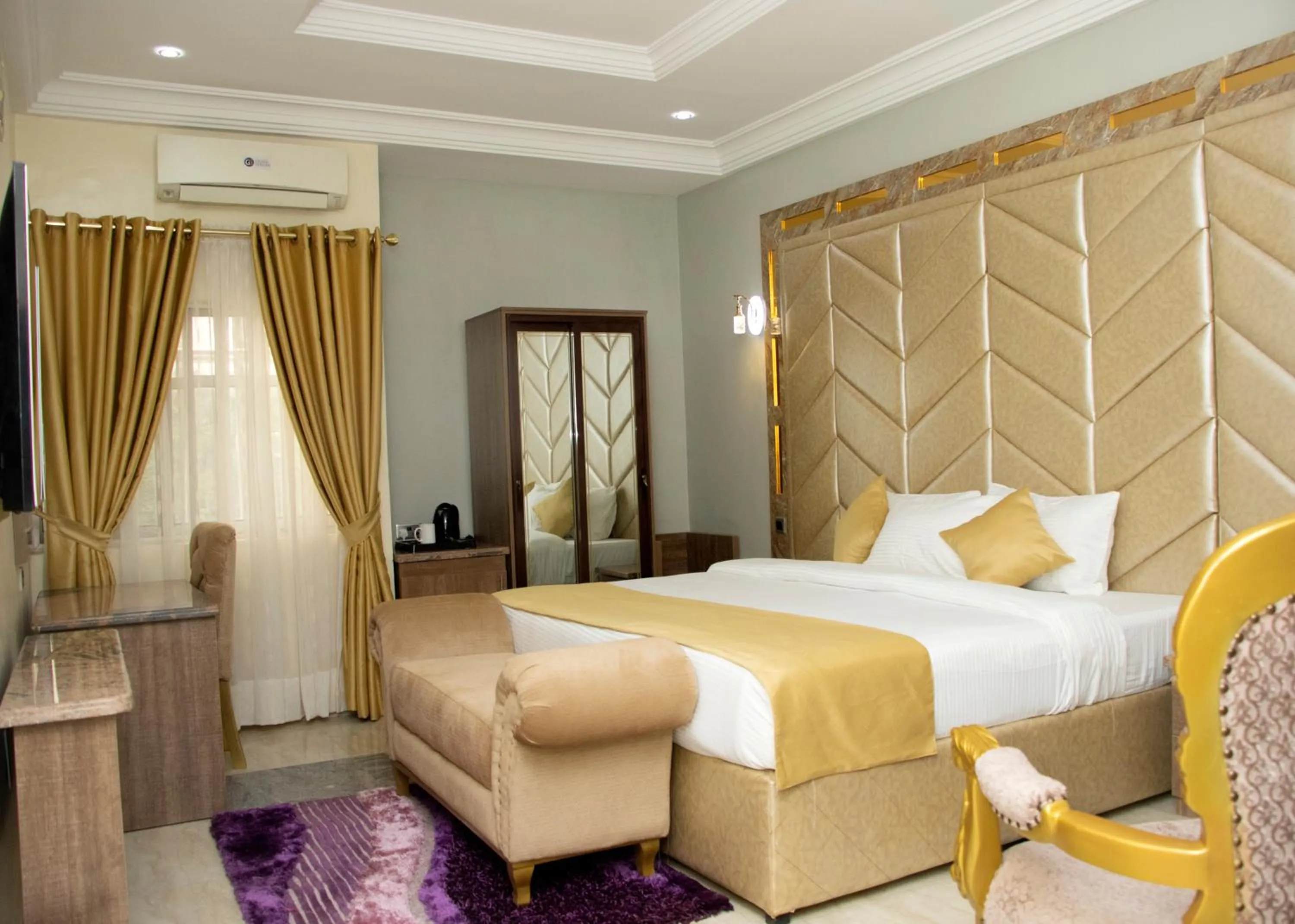 Bedroom, Bed in Grand Bohabs Hotel