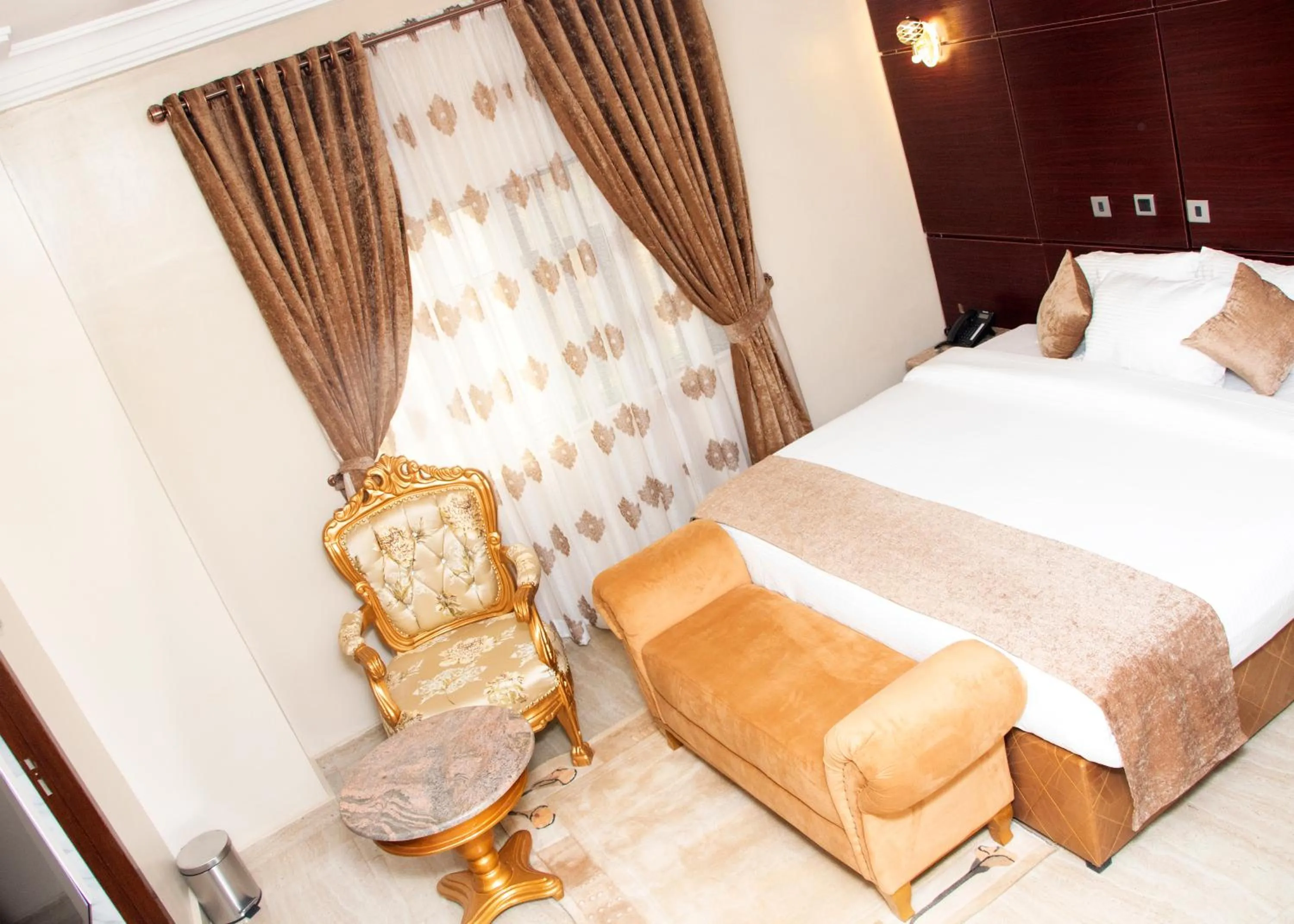 Bedroom, Bed in Grand Bohabs Hotel