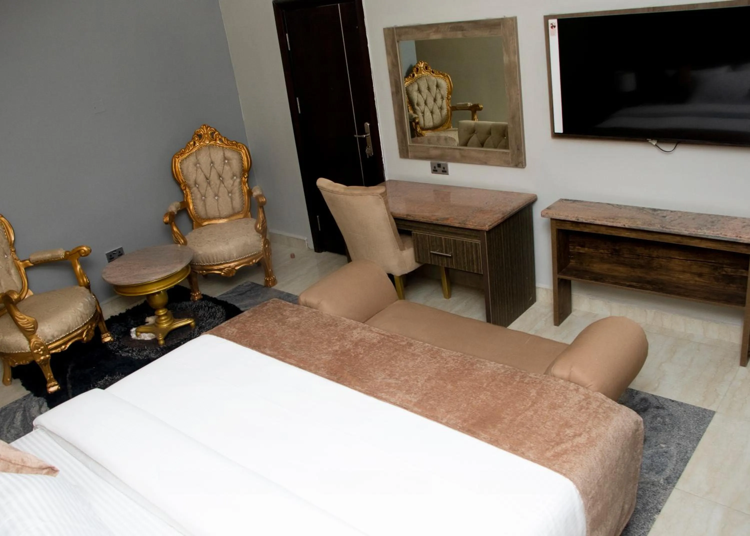 Bedroom, Bed in Grand Bohabs Hotel