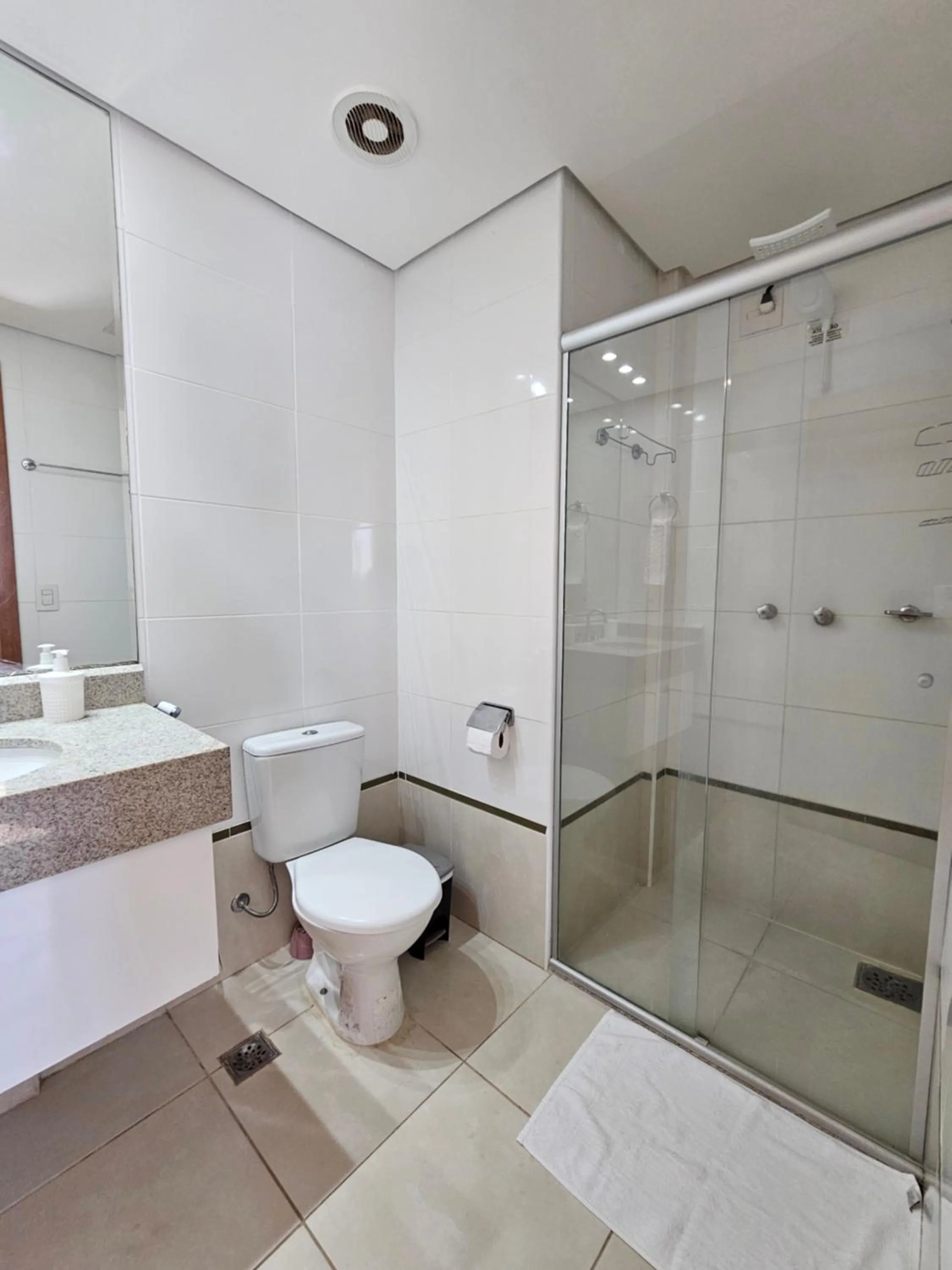 Flat Brooksfield Towers