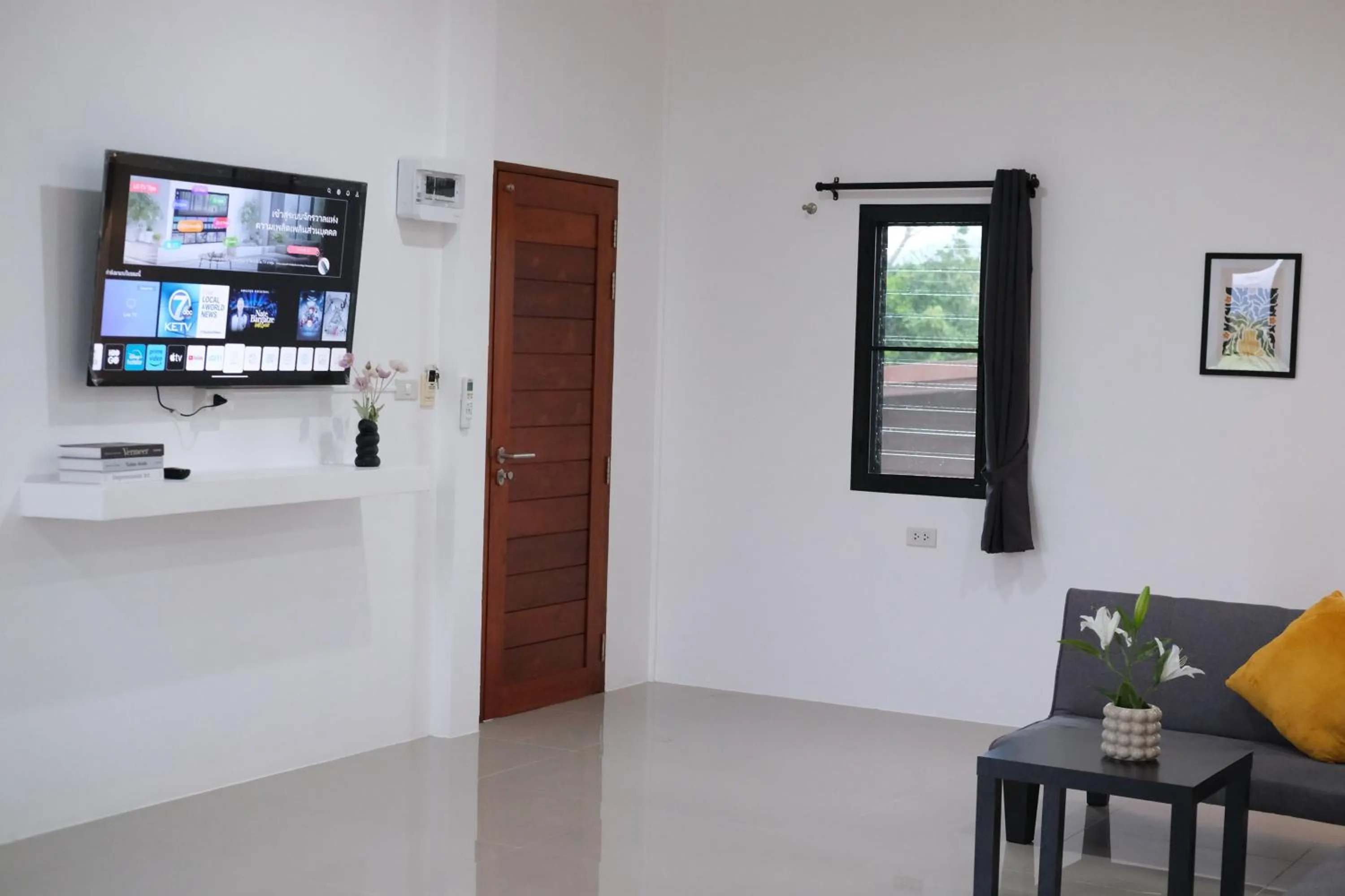 TV and multimedia in Alisse Stay Phuket Layan