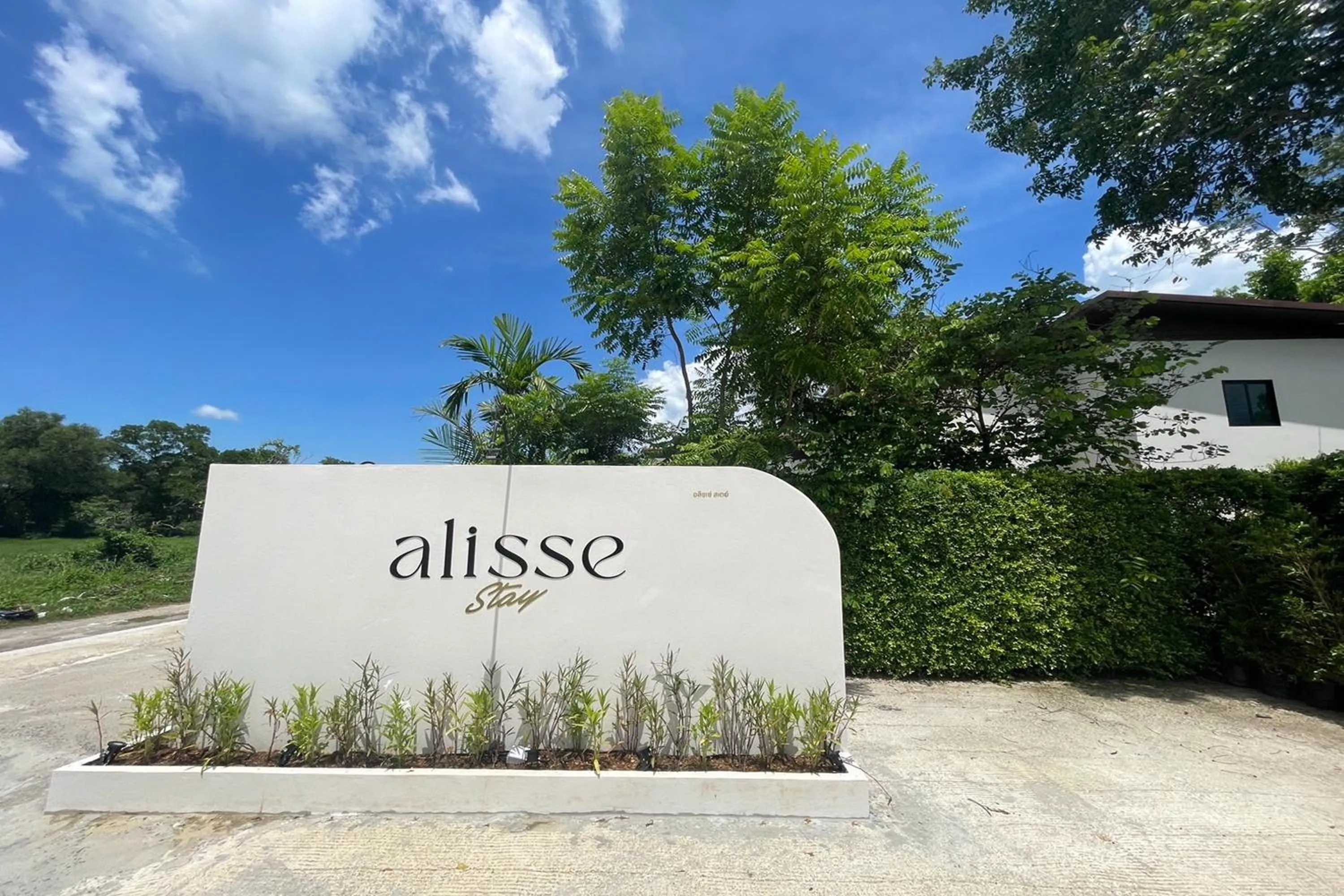 Property building in Alisse Stay Phuket Layan