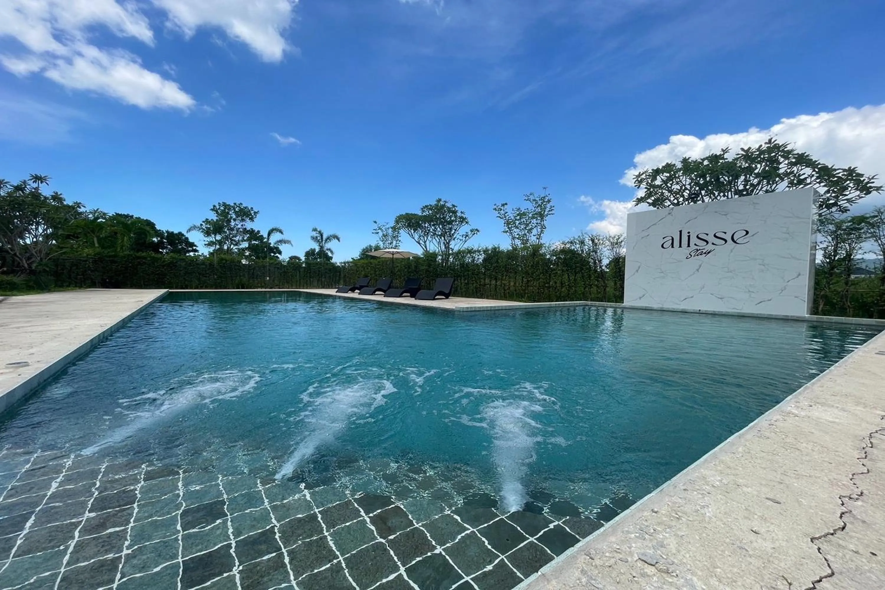 Swimming pool in Alisse Stay Phuket Layan