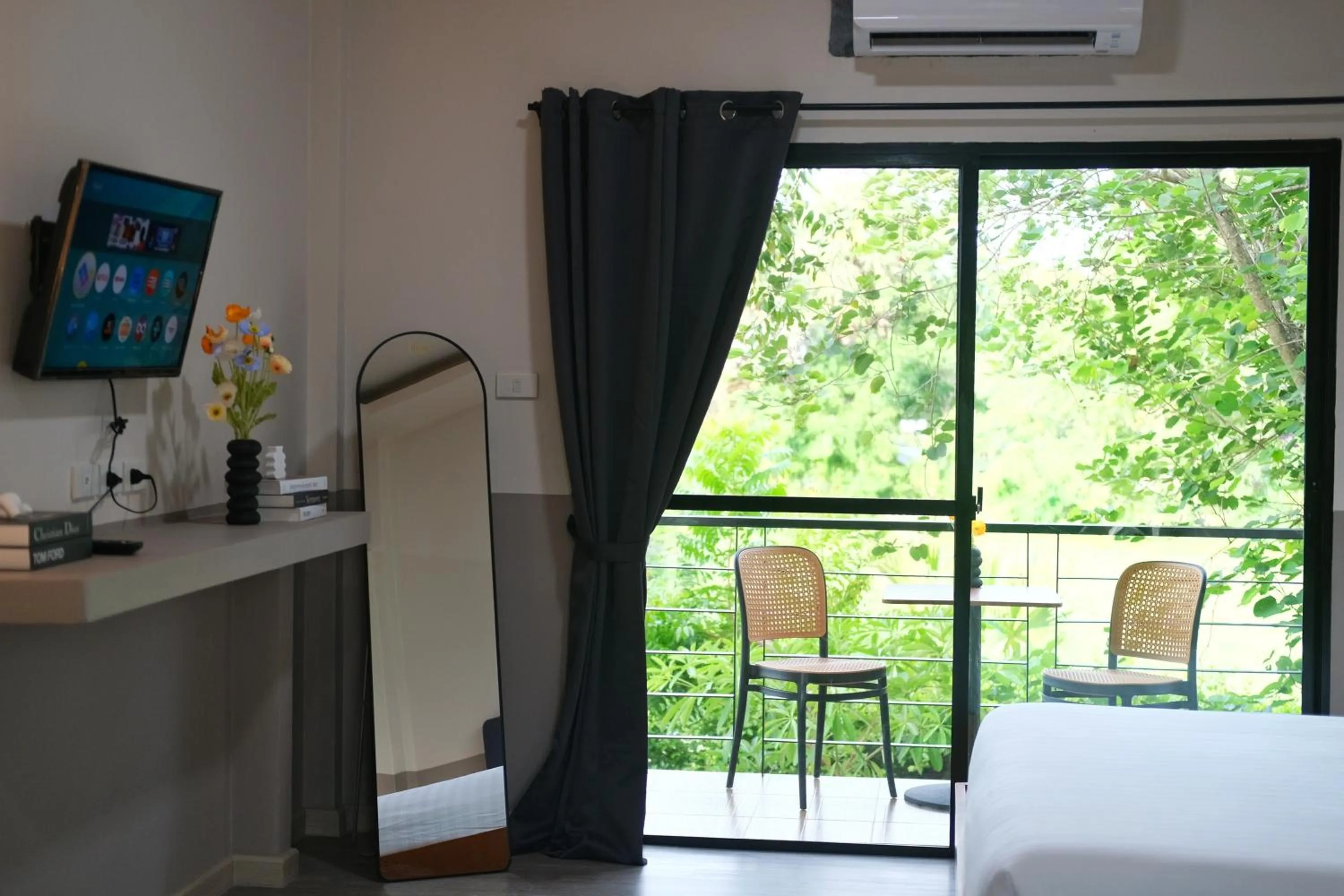 TV and multimedia, Bed in Alisse Stay Phuket Layan