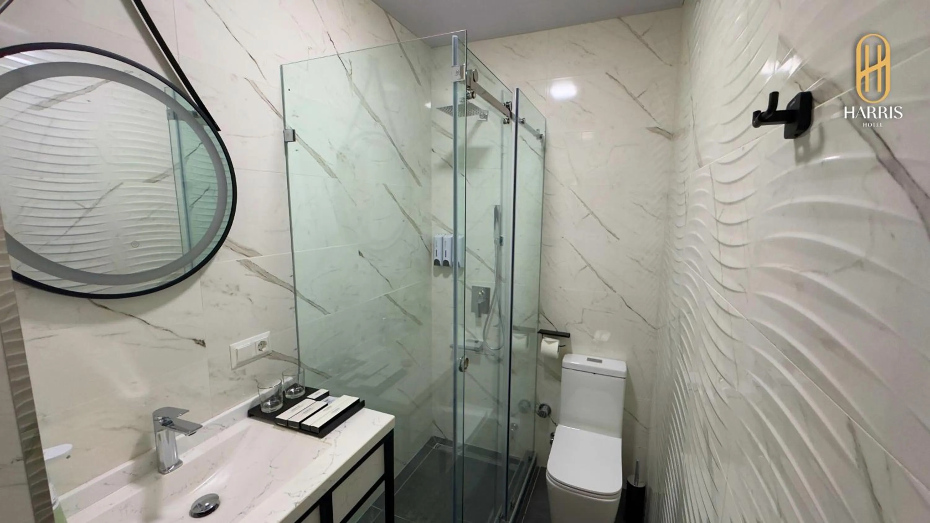 Shower in Harris Hotel Spa&Fitness