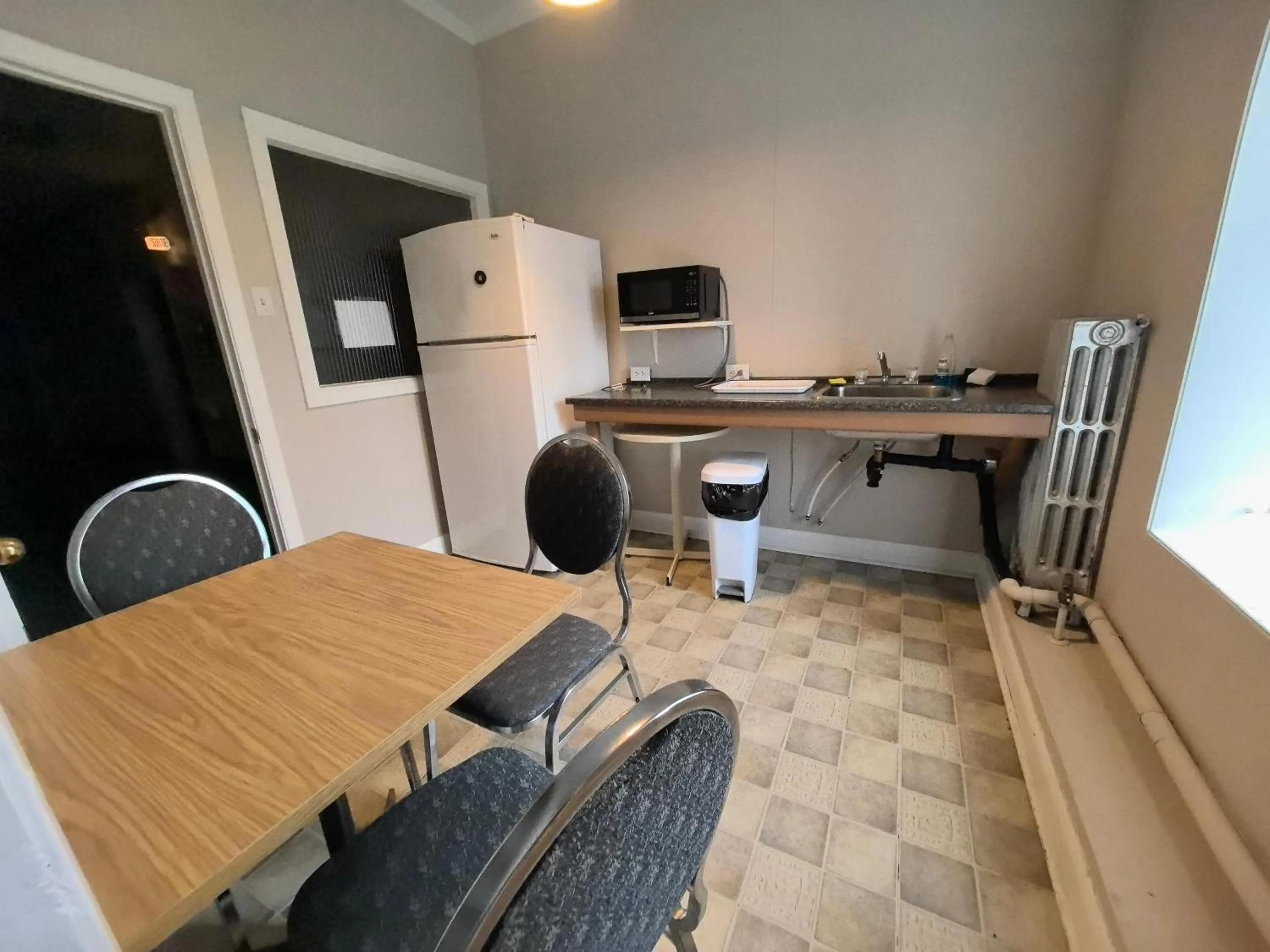 Kitchen or kitchenette in Auberge du Couvent