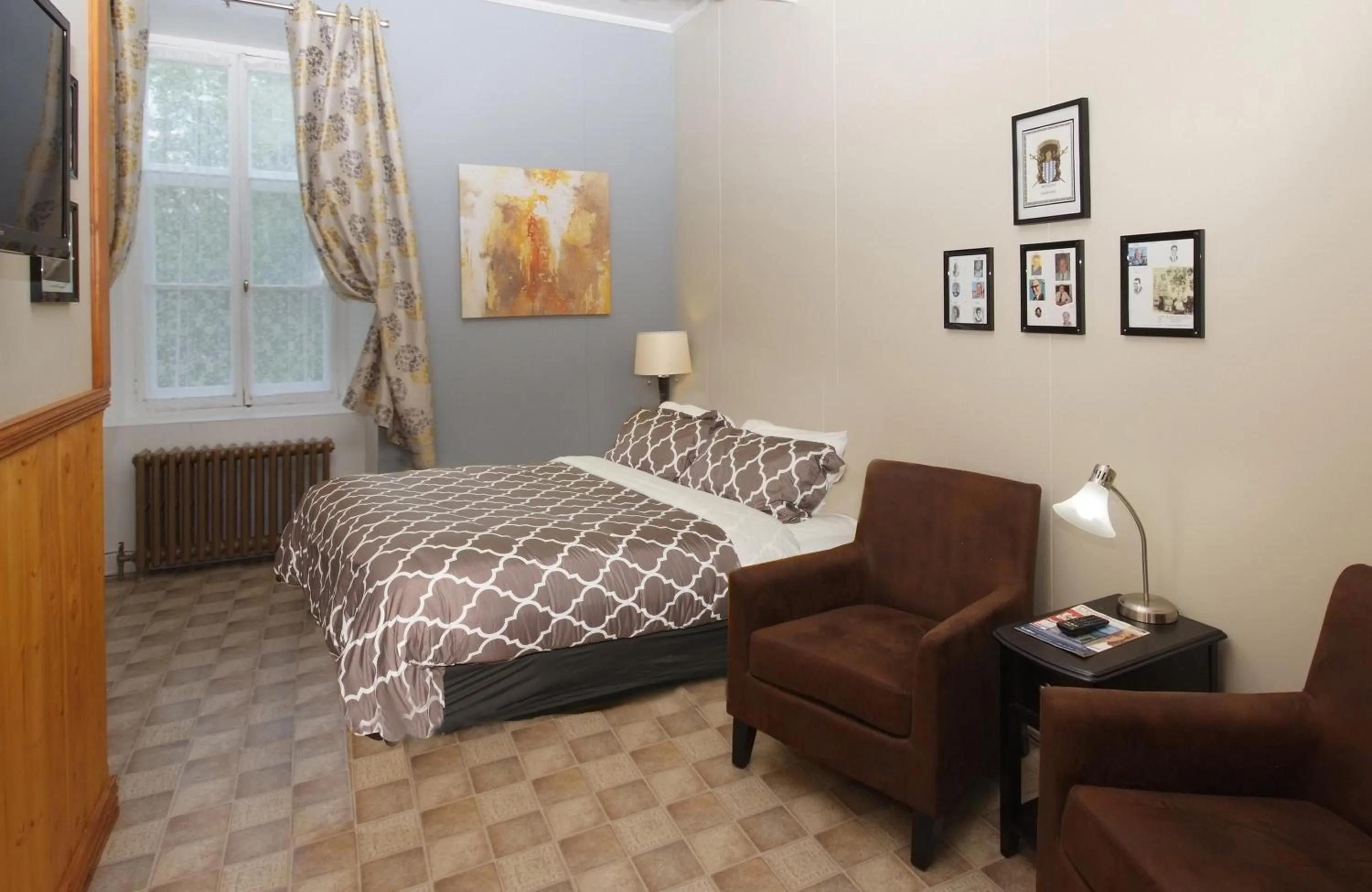 Bedroom, Bed in Auberge du Couvent