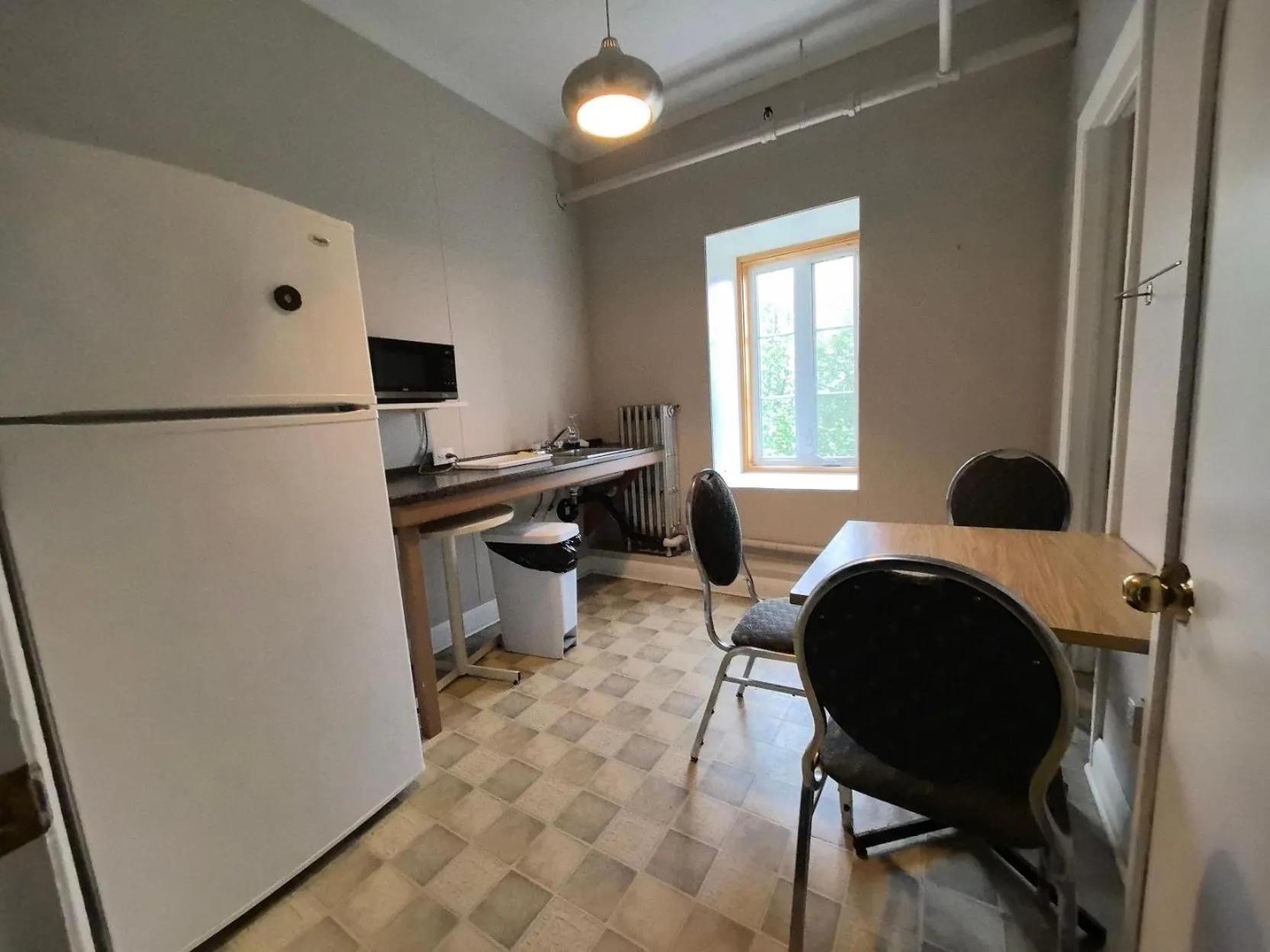 Kitchen or kitchenette in Auberge du Couvent